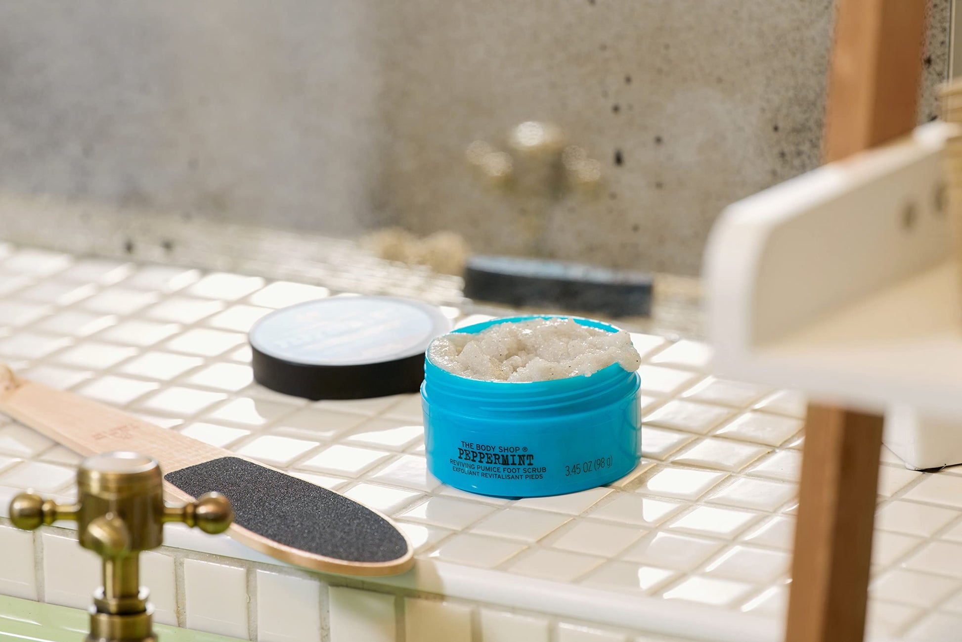 Exfoliante Revitalizante Pumice The Body Shop Menta Peppermint para Pies