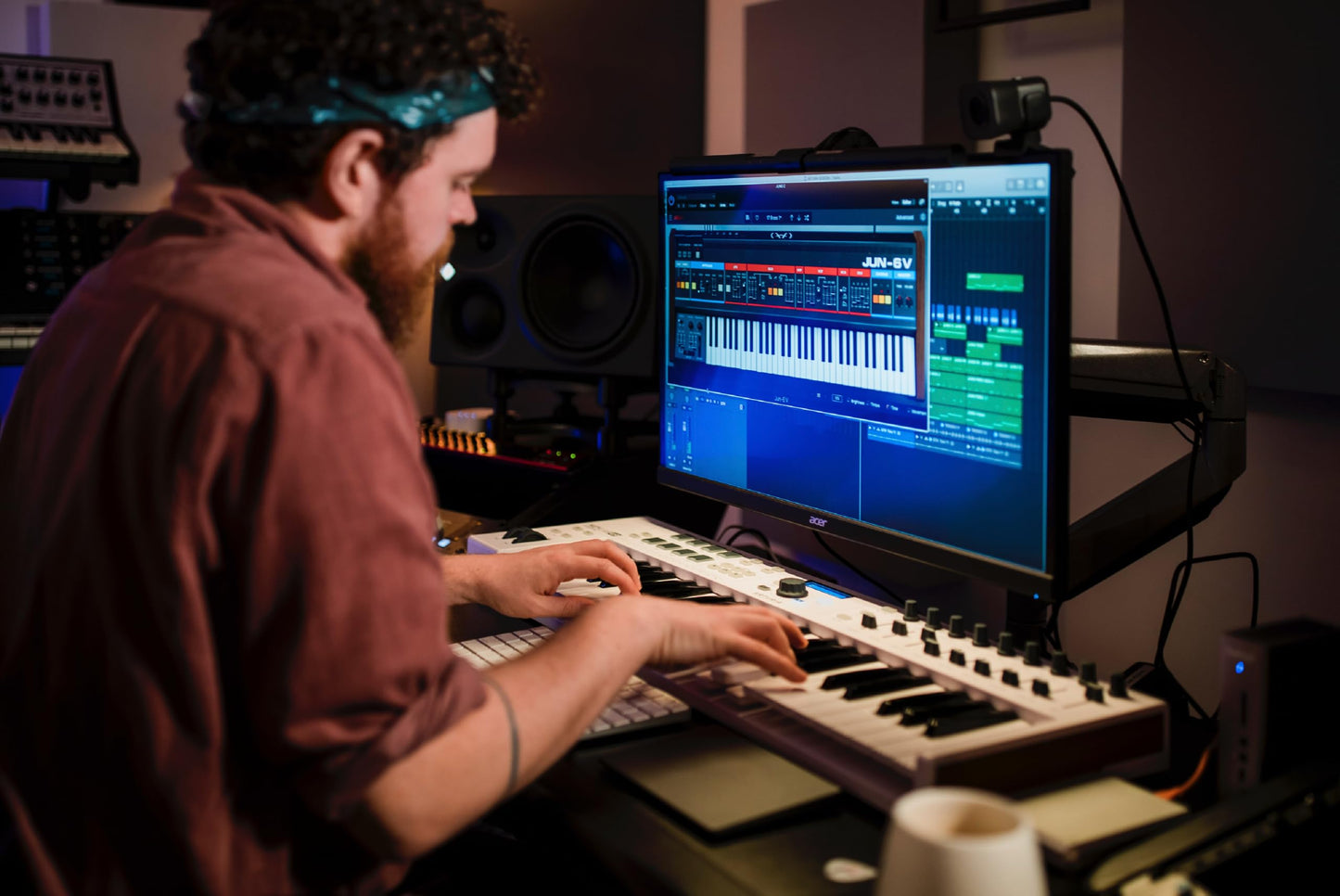 Arturia KeyLab Essential mk3 - Controlador de teclado MIDI USB de 49 teclas con software analógico Lab V incluido