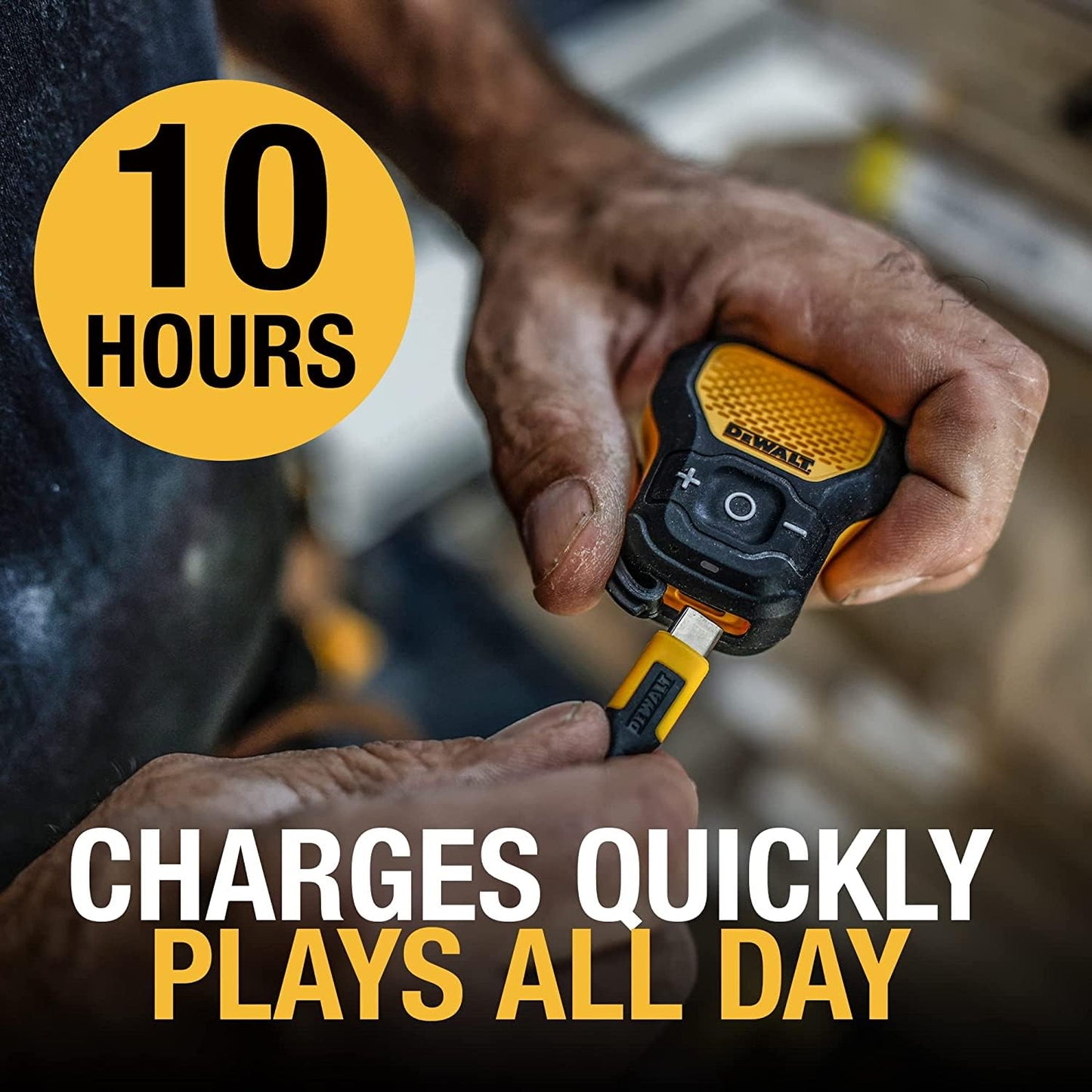 Dewalt - Altavoz Portátil Bluetooth - Altavoz inalámbrico Bluetooth con Clip magnético - Altavoz portátil Jobsite Pro Resistente al Agua - Micrófono Incorporado para música y Llamadas con Manos Libres