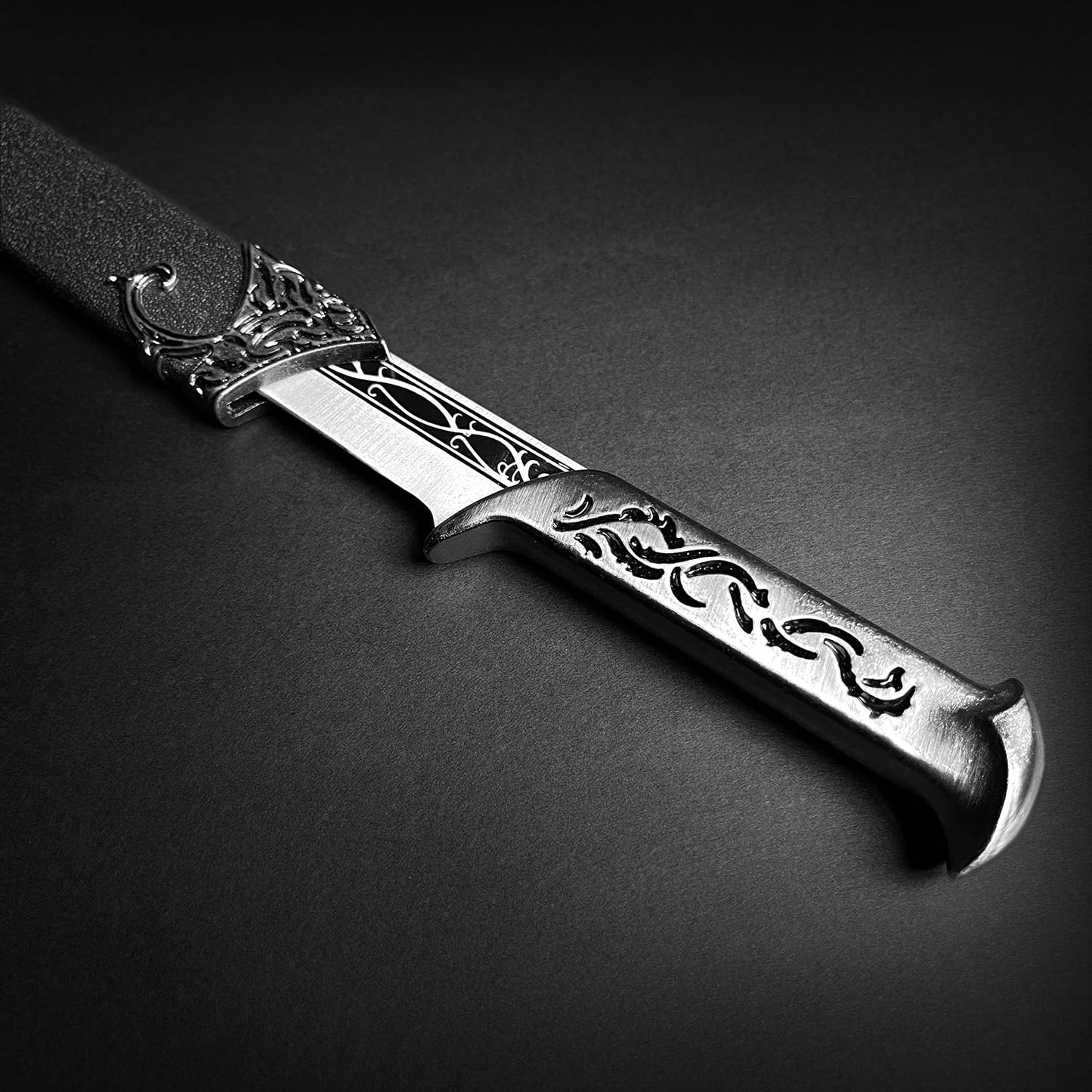 otaku gear Daga de fantasía medieval de 28 cm (11") estilo élfico - Artículo de colección para decoración, cosplay y accesorios para ferias renacentistas - Plateado/Negro