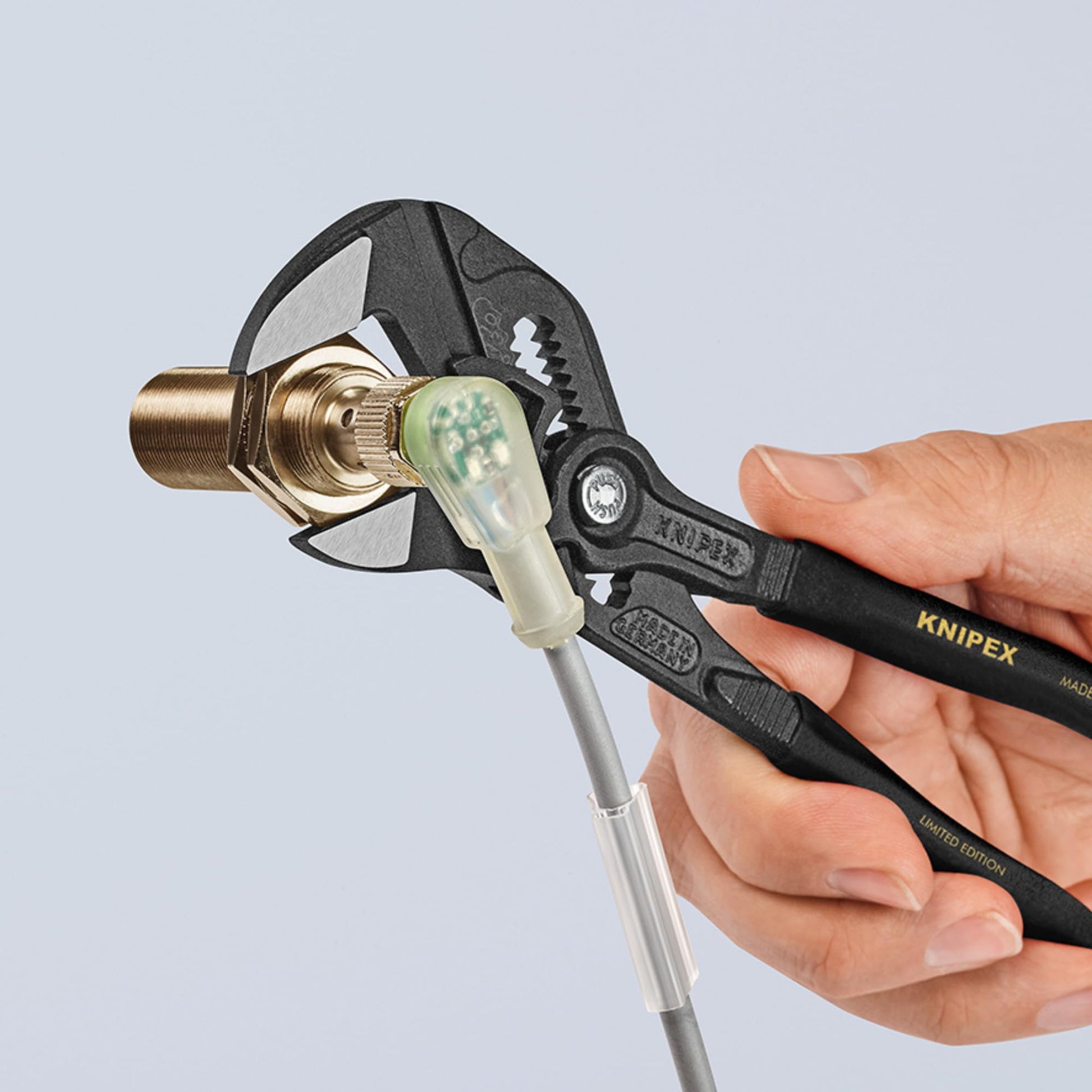 KNIPEX 86 01 180 XMAS Pinza de extensión y llave en una sola herramienta 180 mm (7 1/4") XMAS 2023 - Edición limitada