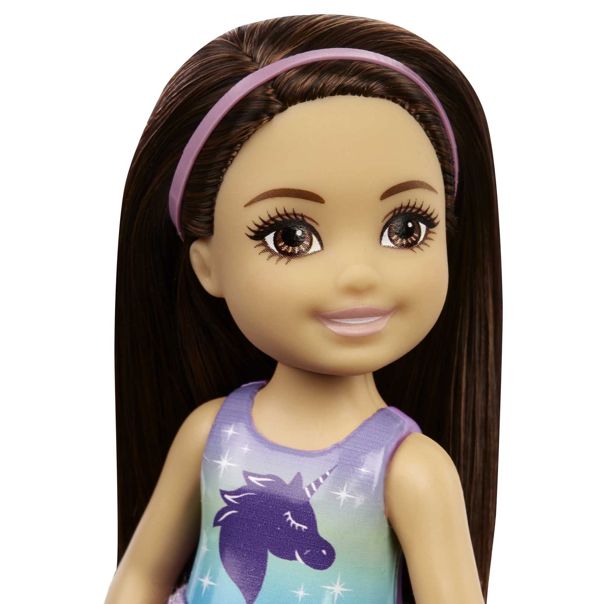 Barbie Mundo de Chelsea, Chelsea Amigos 5, Muñeca para niñas de 3 años en adelante