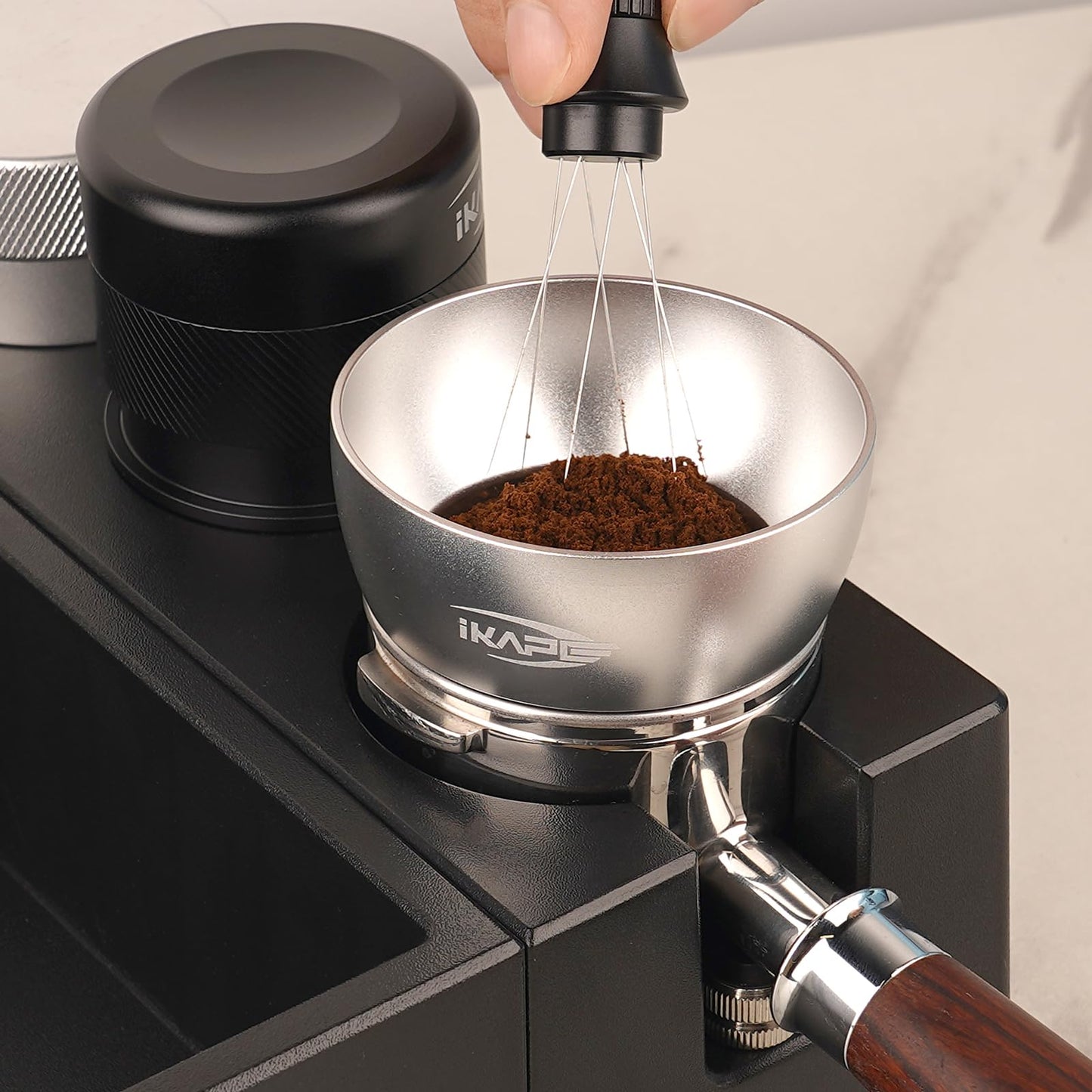 IKAPE - Juego de embudo de dosificación magnética, anillo de dosificación espresso de 58 mm y kit de visualización de disco compatible con portafiltro sin fondo de 58 mm, con 10 imanes pequeños (plata)