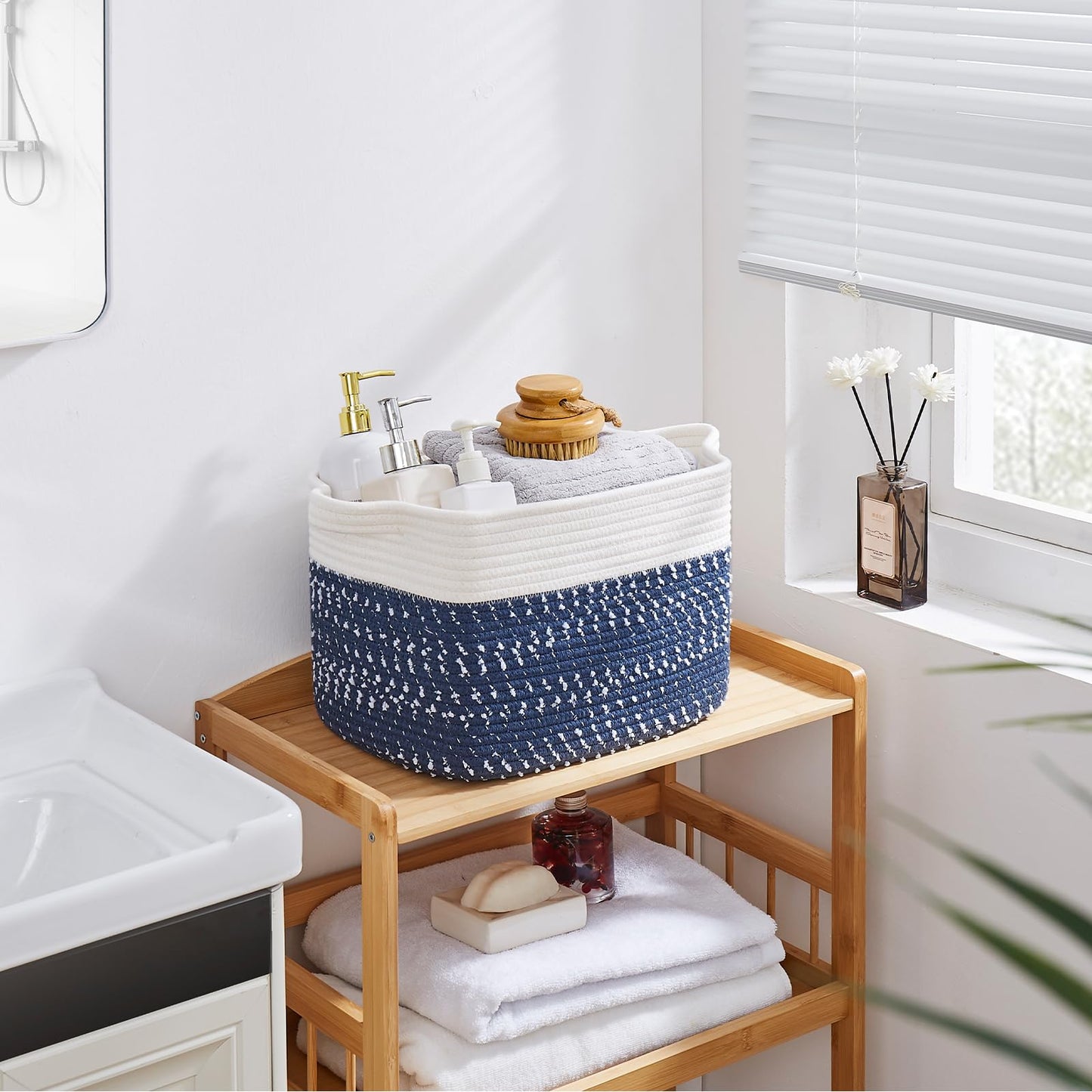 OIAHOMY Cesta de almacenamiento, cestas tejidas para almacenamiento, cesta de cuerda de algodón para juguetes, cestas de toalla para baño, paquete de 3, blanco y azul