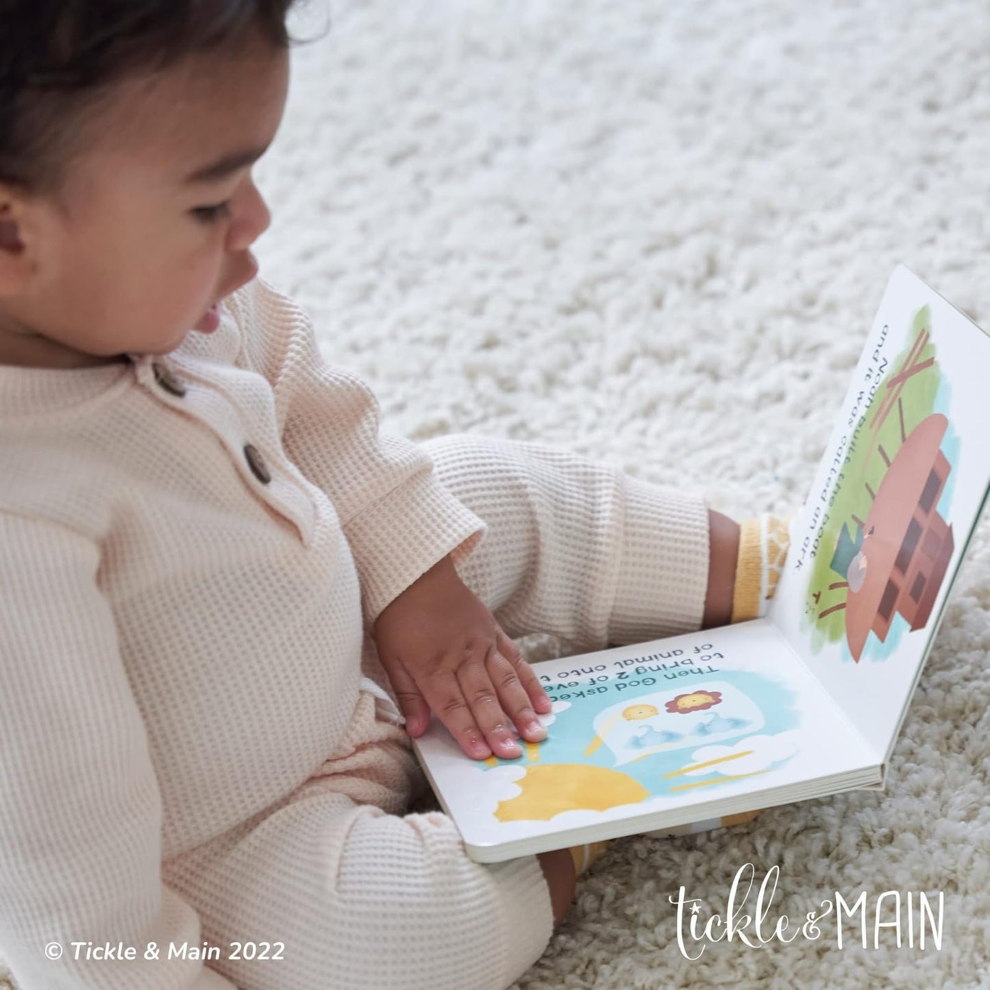 Tickle & Main Noah's Ark Bautismo Regalos para niños Juego de libros y calcetines - 0-12 meses, 4 piezas - Esencial para bautismo y libro de cuentos Combo
