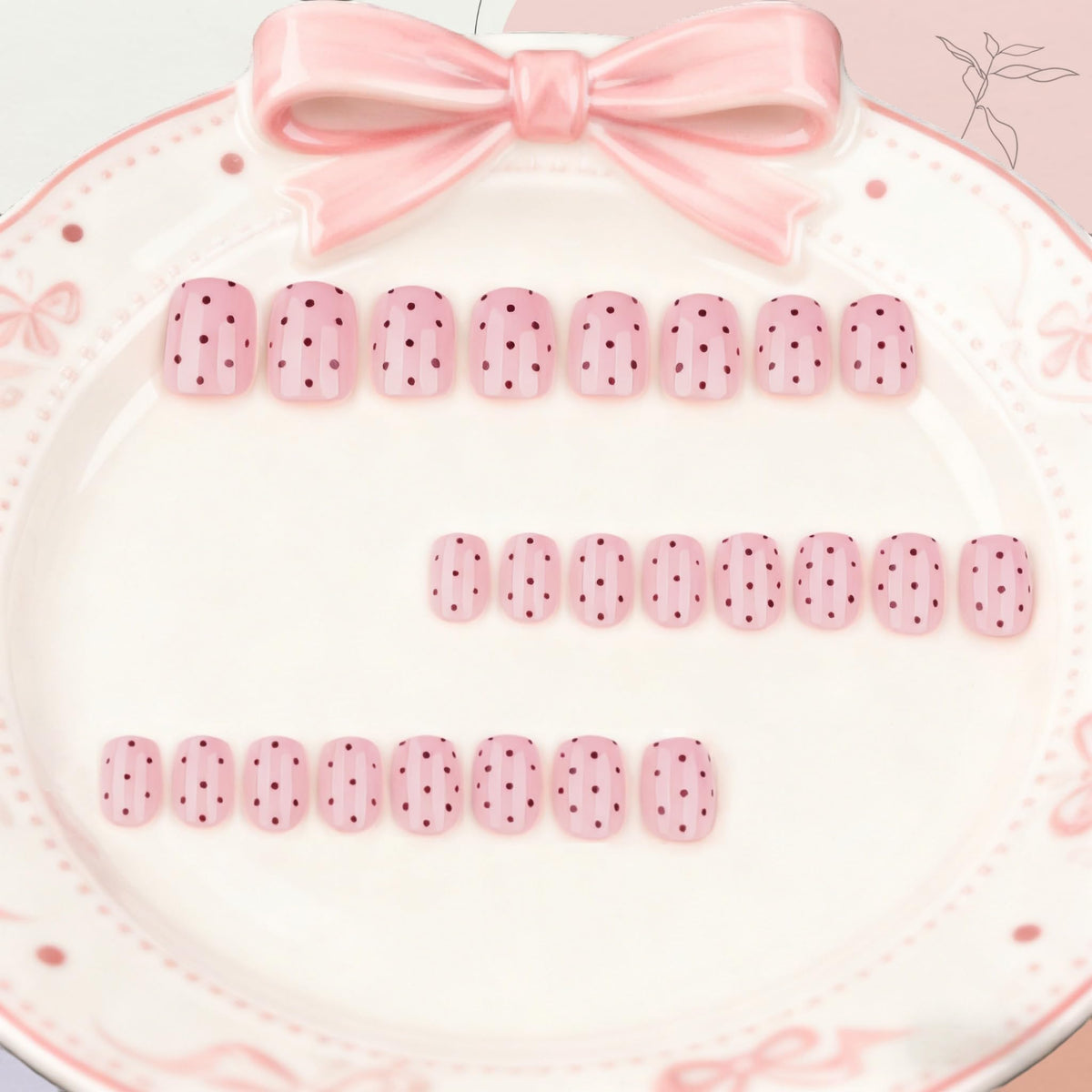SXVME Uñas postizas cortas de lunares, cuadradas en rosa nude, con diseños, con lunares marrones, reutilizables, brillantes y suaves, con gel adhesivo para mujer (24 unidades)