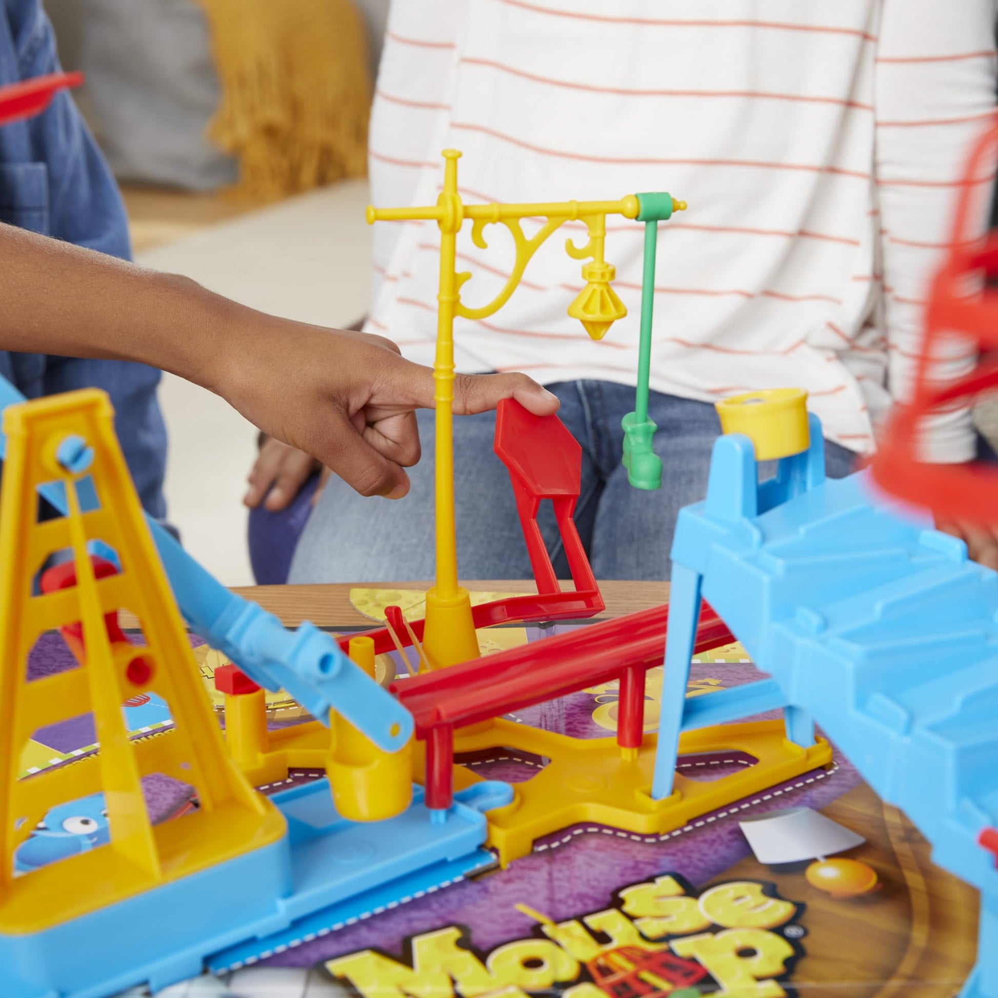 Hasbro Gaming Juego de Mesa con Trampa para Ratones para niños de 6 años en adelante, Juego clásico para 2 a 4 Jugadores, con configuración más fácil Que Las Versiones anteriores
