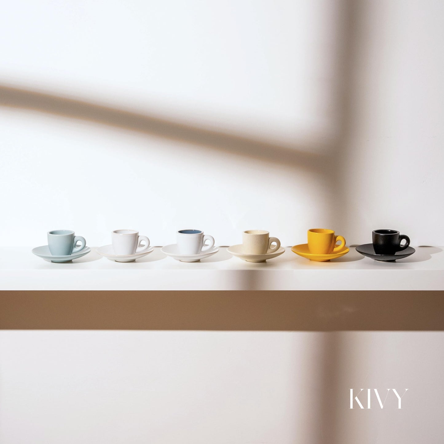 KIVY - Juego de 4 tazas de café expreso de gres de 3 onzas, tazas y platillos de demitasse de estilo italiano, color gris de pared gruesa