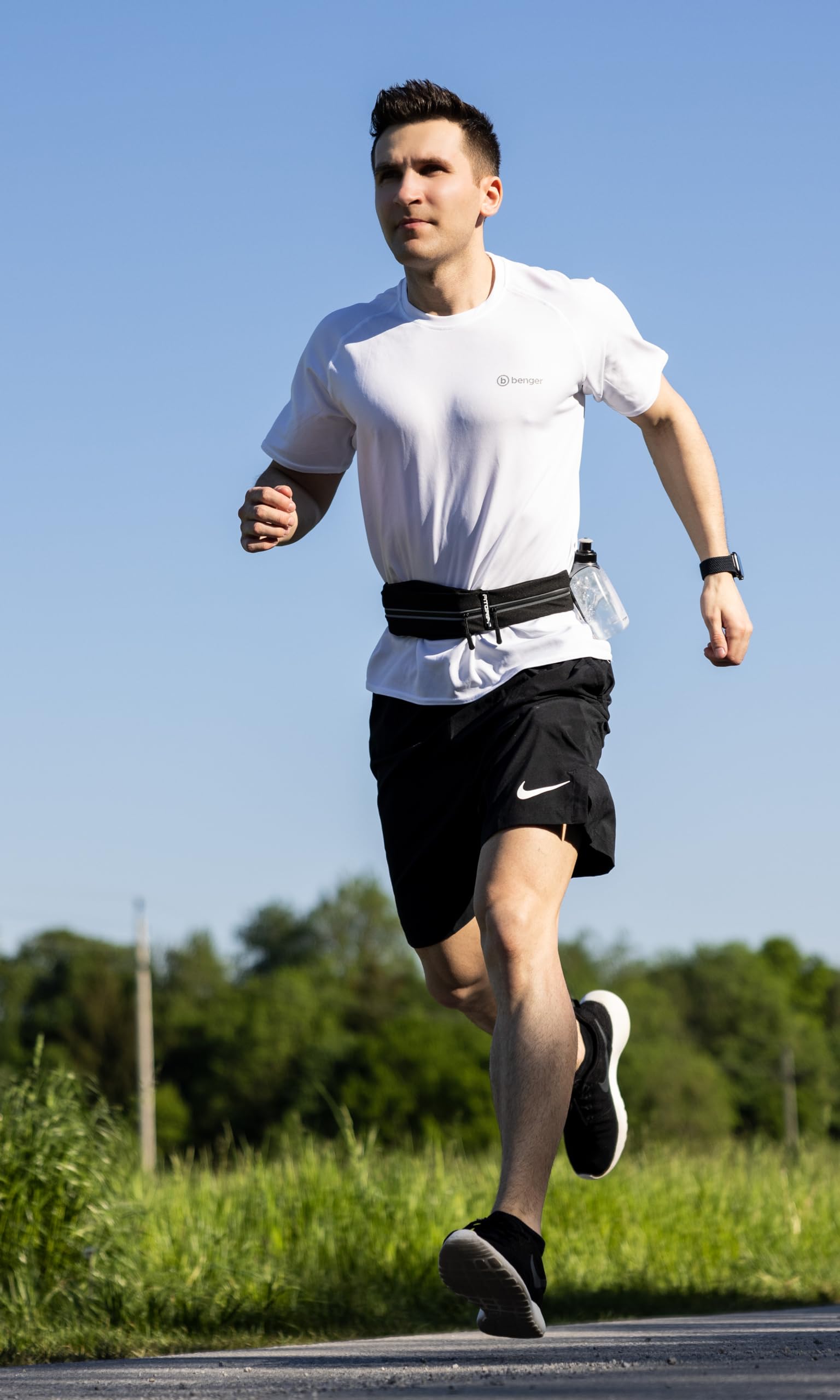 Fitgriff® - Cinturón de correr para hombres y mujeres, bolsa de correr segura para teléfono, llaves y esenciales, para todos los teléfonos celulares, Negro -, Small - Medium, Corte entallado