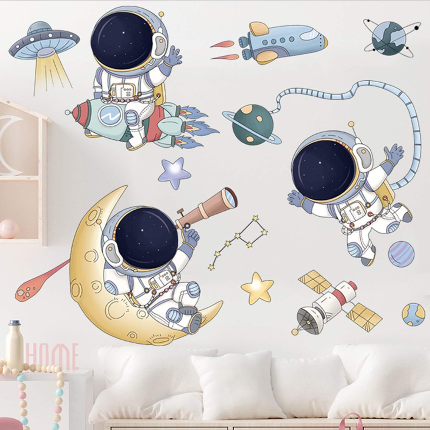 DILIBRA - Calcomanías de pared para astronautas con diseño de planeta, paseo espacial, decoración de pared de vinilo extraíble, de dibujos animados, astronauta cosmonauta para niños, recámara y sala