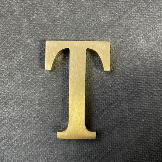 Pegatina de Latón Soild 2.6 Pulgadas Letras Inglesas y Números Autoadhesivos Decorativos