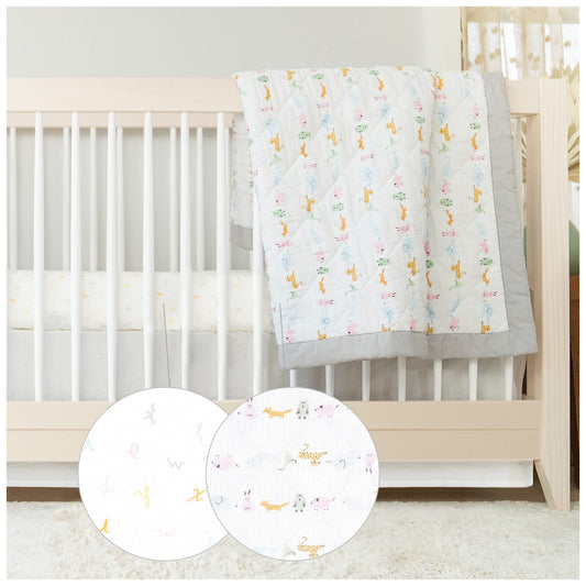 aden + anais Essentials - Juego de ropa de cama de 3 piezas, manta de algodón, sábana de cuna, falda de cuna, animales del alfabeto