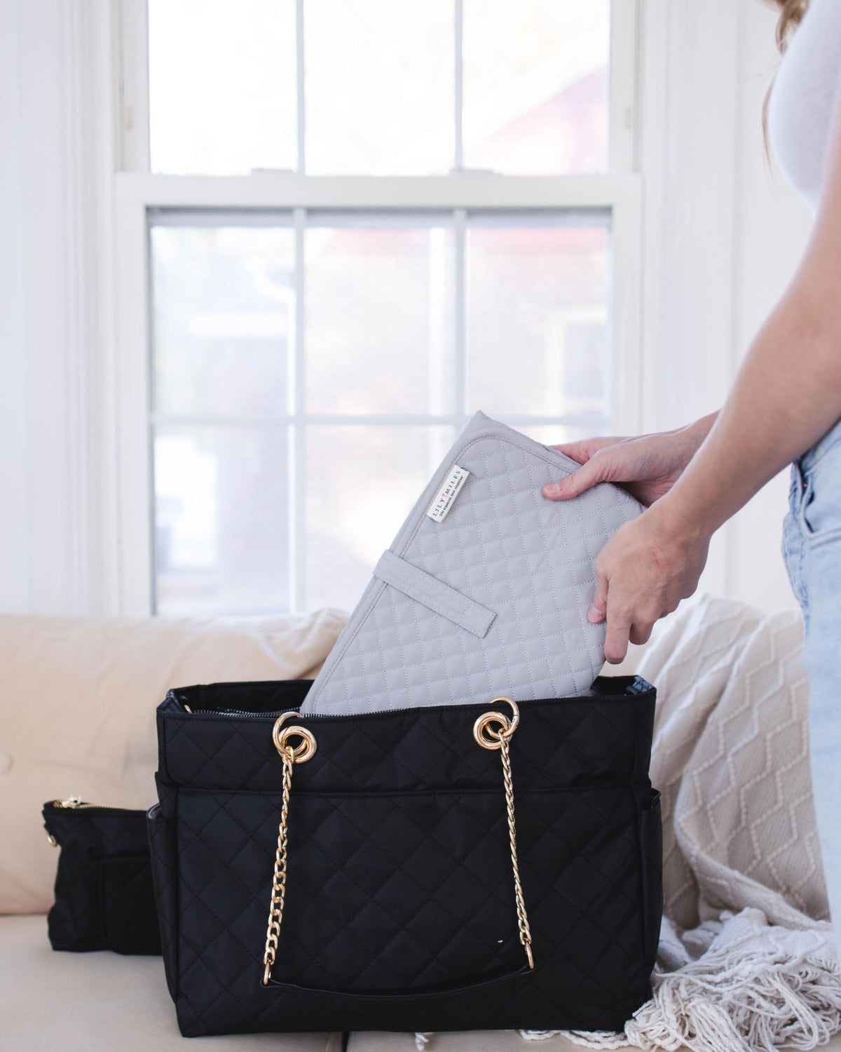 Lily Miles - Cambiador portátil para bebé, cambiador de pañales con cierres magnéticos, almohadilla de viaje para bolsa de pañales, esencial para bebé, tapete lavable e impermeable (gris jaspeado
