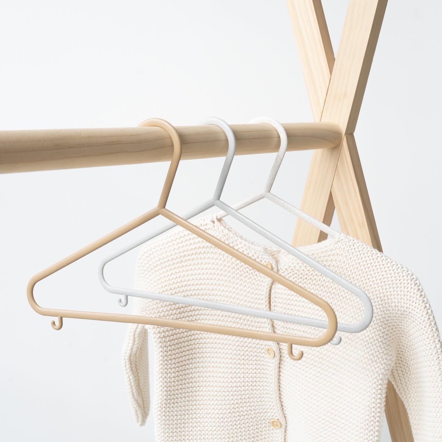 Paquete de 30 perchas de paja de trigo para bebé, paquete de 30 – Organización ecológica para clóset infantil – Almacenamiento duradero de ropa para niños de recién nacido a 5T – surtido moteado