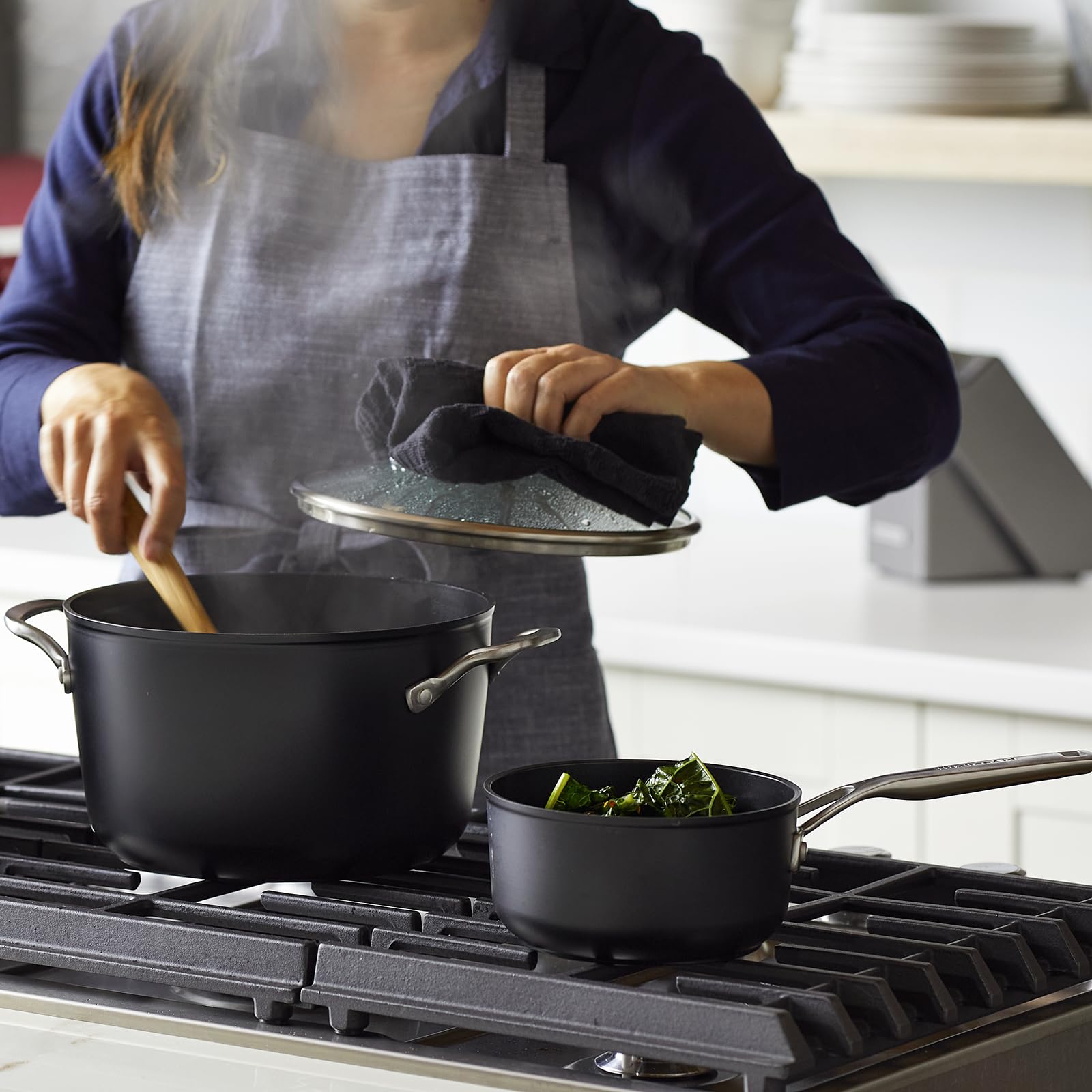 KitchenAid Juego de ollas y sartenes antiadherentes de inducción anodizada, 10 piezas, negro mate