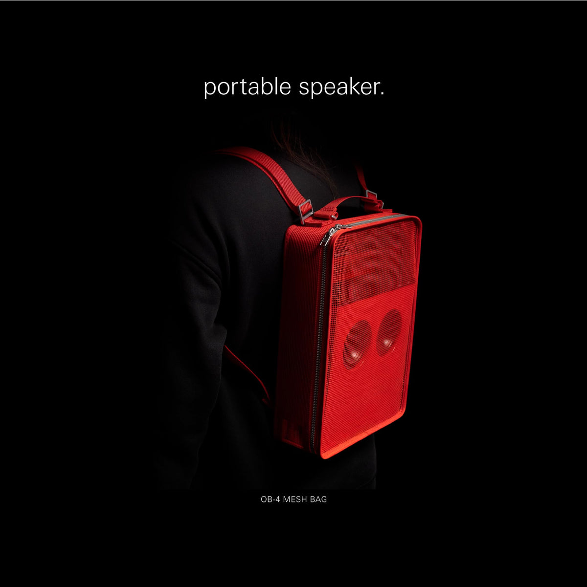Altavoz Estéreo Inalámbrico Bluetooth Teenage Engineering Negro con Radio FM y Batería de 72 Horas