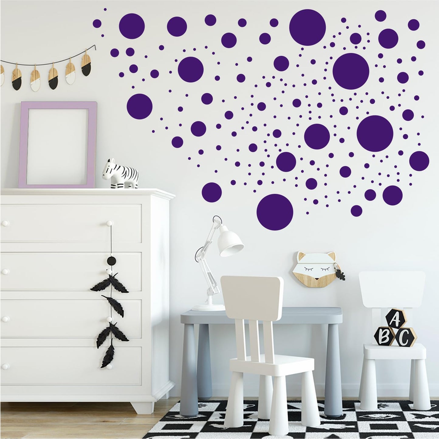 StickerDeen más de 500 calcomanías surtidas de lunares circulares para pared para recámara de niños, sala de estar, aula, cuarto de juegos. Adhesivos de vinilo removibles para pared, calcomanías de
