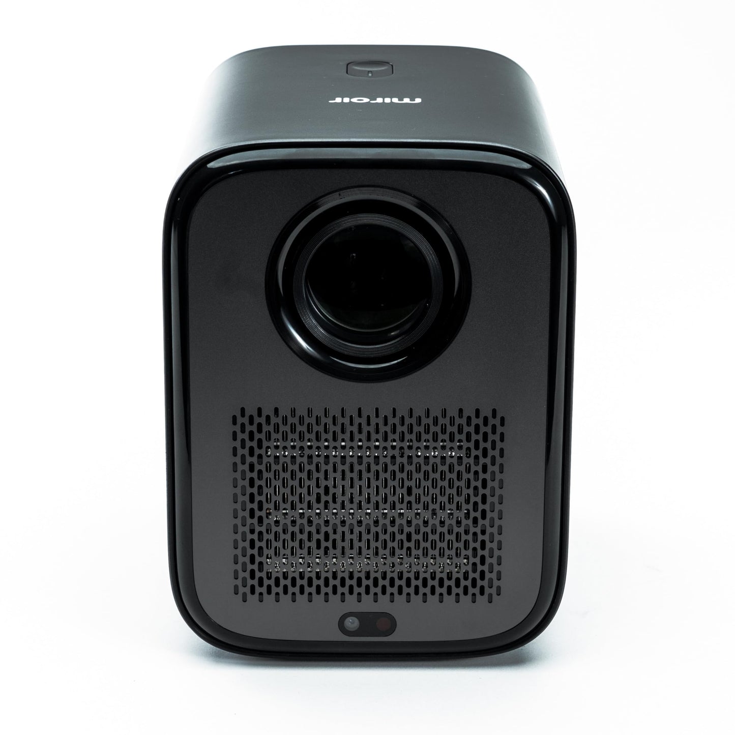 Proyector Inteligente L710S 1080p con transmisión integrada, WiFi y Bluetooth. Disfruta de imágenes increíbles con Enfoque automático y Keystone. Zoom Digital y Sonido Dolby con 2 Altavoces de 5