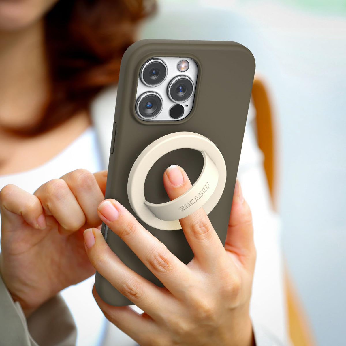 Soporte Magnético con Anillo de Silicona para Teléfono iPhone Marfil Diseño Delgado Compatible con MagSafe
