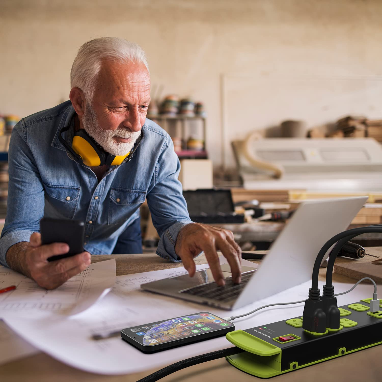 Protector de Sobretensiones Monster Workshop Alta Resistencia Blanco 8 Tomas y 2 USB-A para Cochera