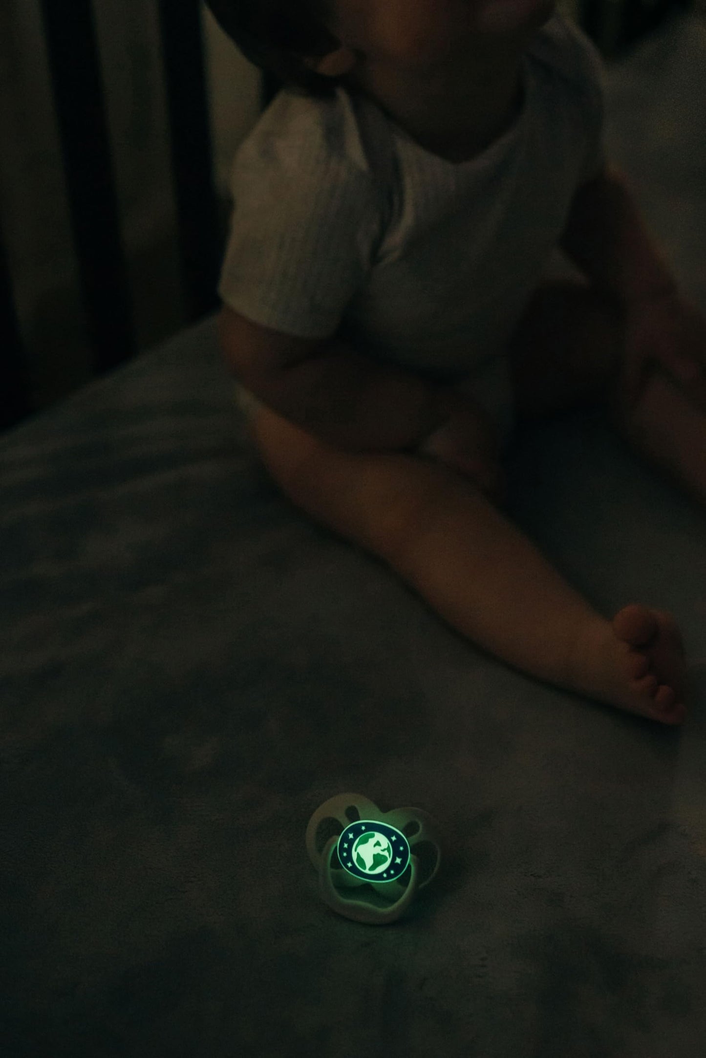 Chupete Dr. Brown's Nature Morada Brilla en la Oscuridad, Simétrico Silicona Suave para Bebé 6-18 Meses, Paquete de 4