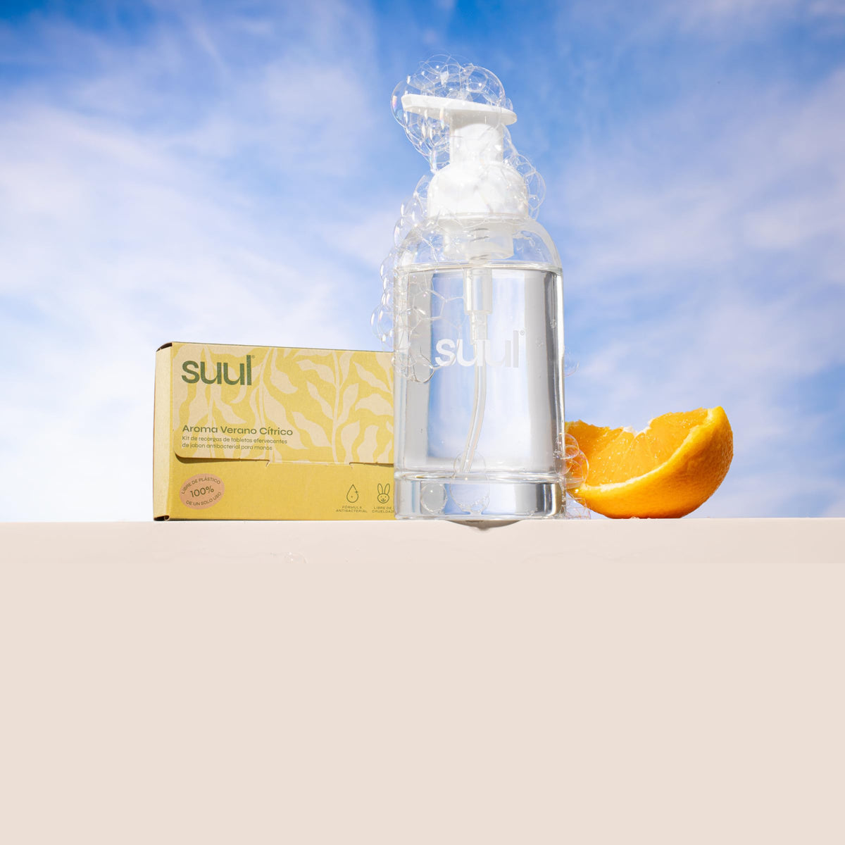 Suul Jabón Espuma Para Manos Recargable - Kit Inicial (1 envase espumador + 4 pastillas de 350ml. c/u), Ecológico y Antibacterial