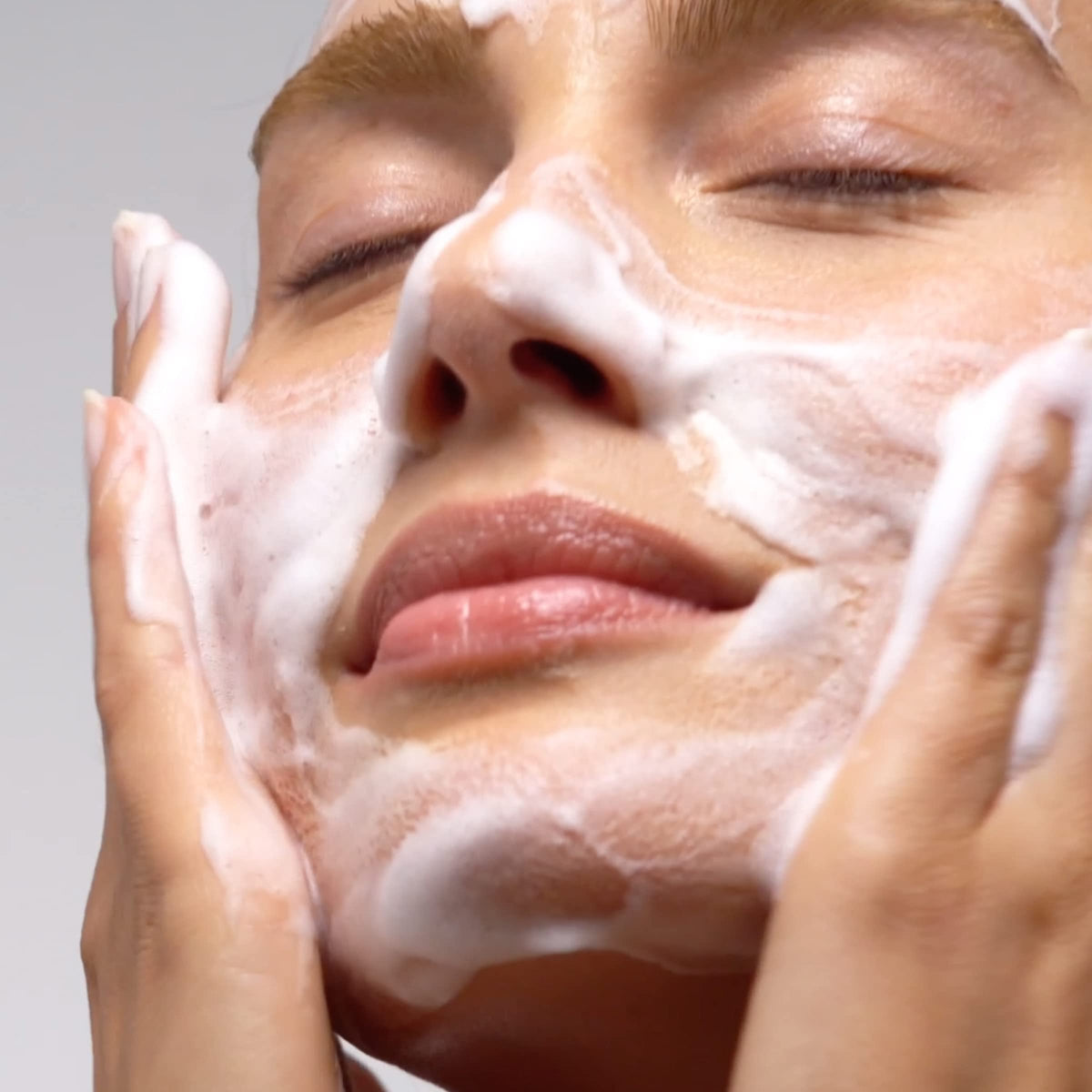 Caudalie Vinoclean Espuma Facial Limpiadora, Limpiador Diario que Limpia, Suaviza y Reduce las Rojeces - 150 mL