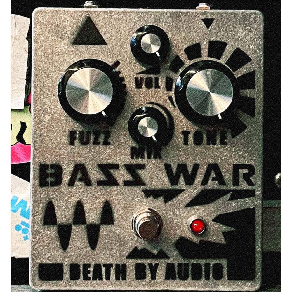 Death by Audio Bass War Fuzz - Pedal de distorsión