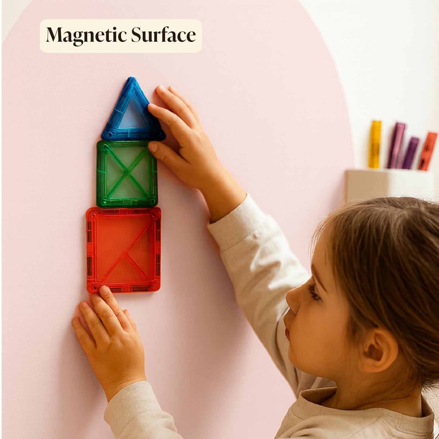 Orelle MagicWall - Adhesivo magnético para pared de arco, reposicionable y apto para inquilinos, pizarra magnética para pared de despegar y pegar, esencial para sala de juegos, incluye tiza y soporte