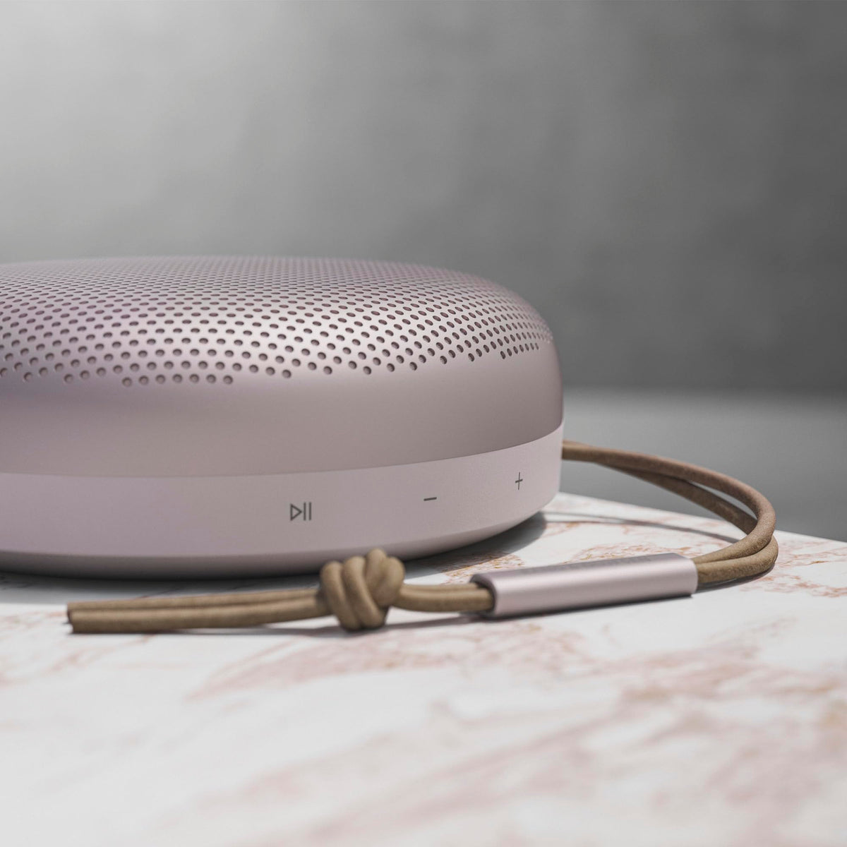 Altavoz Bluetooth Inalámbrico Portátil Bang & Olufsen Rosa Impermeable con Micrófono