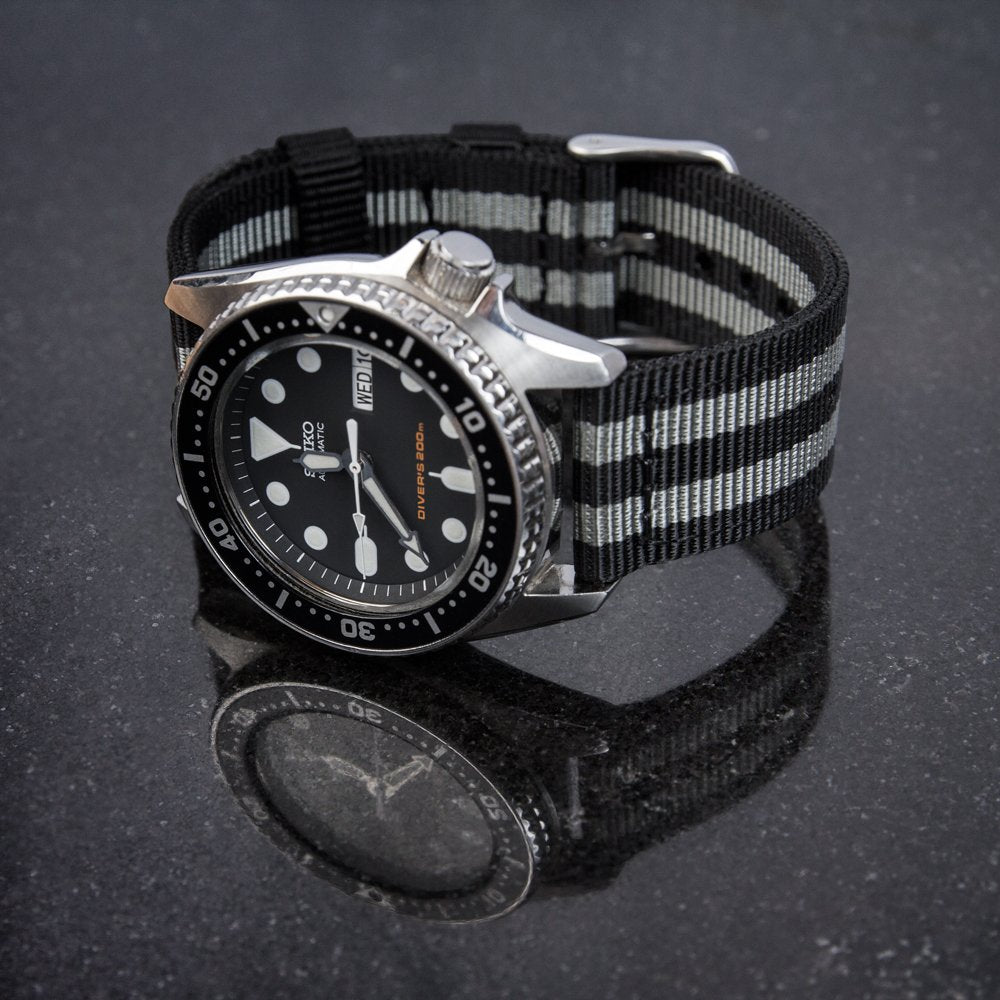 Correa de Reloj Archer Negro y Gris de Nailon Premium de Liberación Rápida 22mm
