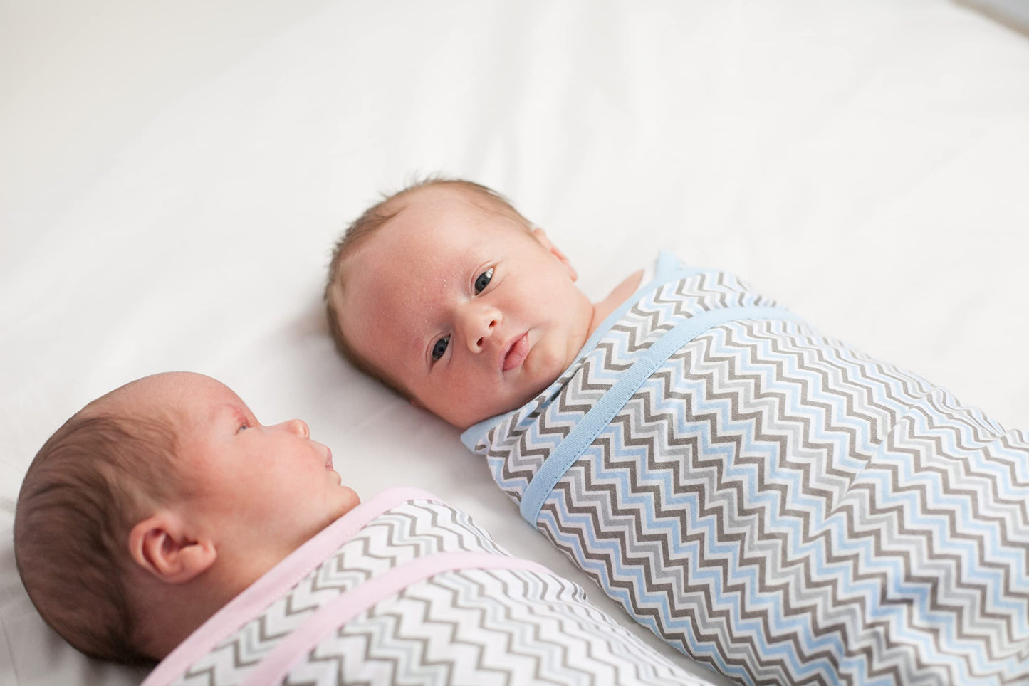 Miracle - Manta para Envolver – Ayuda a tu recién Nacido a Dormir más Tiempo, Saco de Dormir Suave y Seguro para bebés – Manta para Envolver fácil de Usar para un bebé Tranquilo (Estrellas Grises)