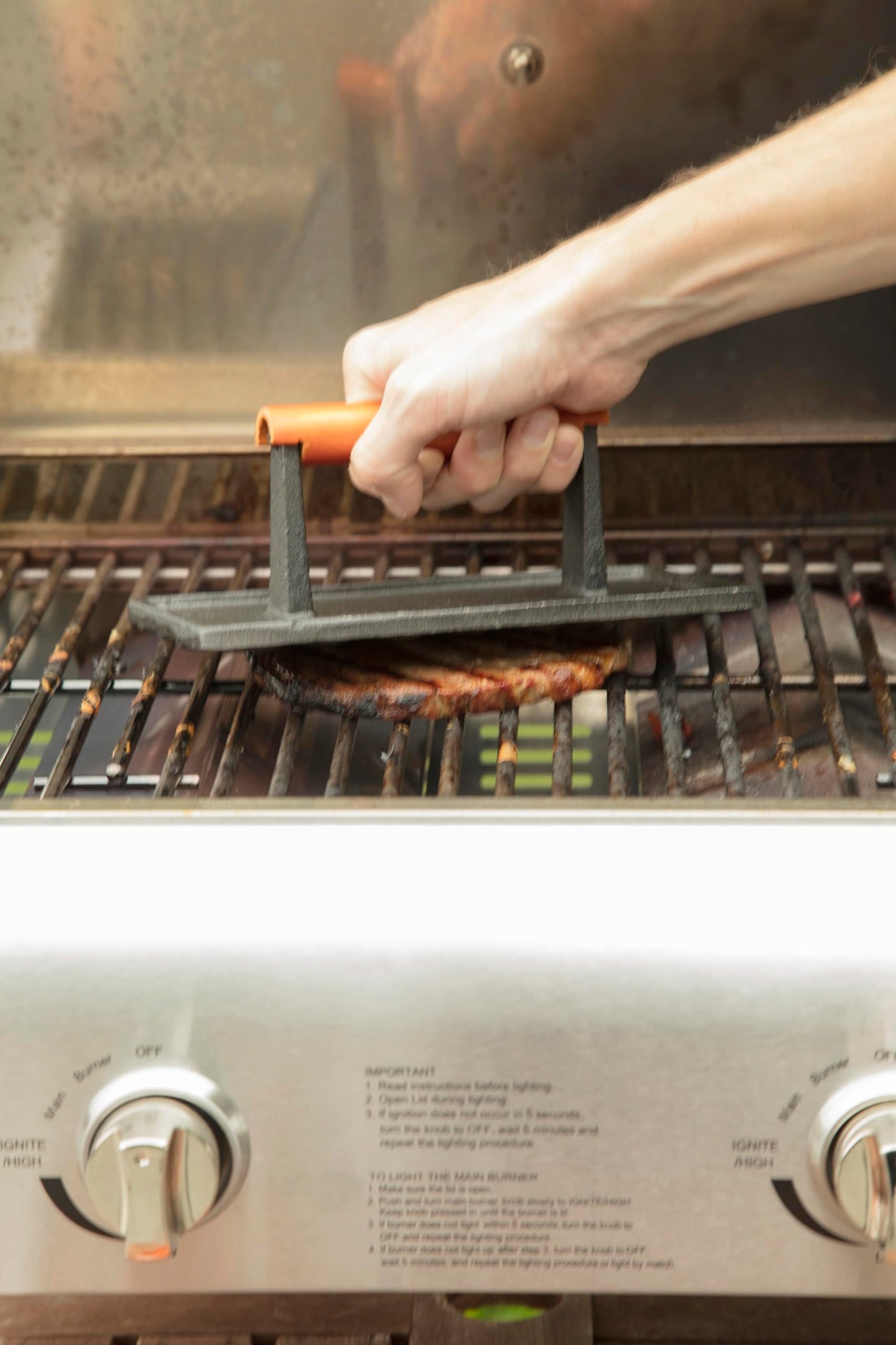 Cuisinart CGPR-221 Cast Iron Grill Press (Wood Handle), Weighs 2.8-pounds