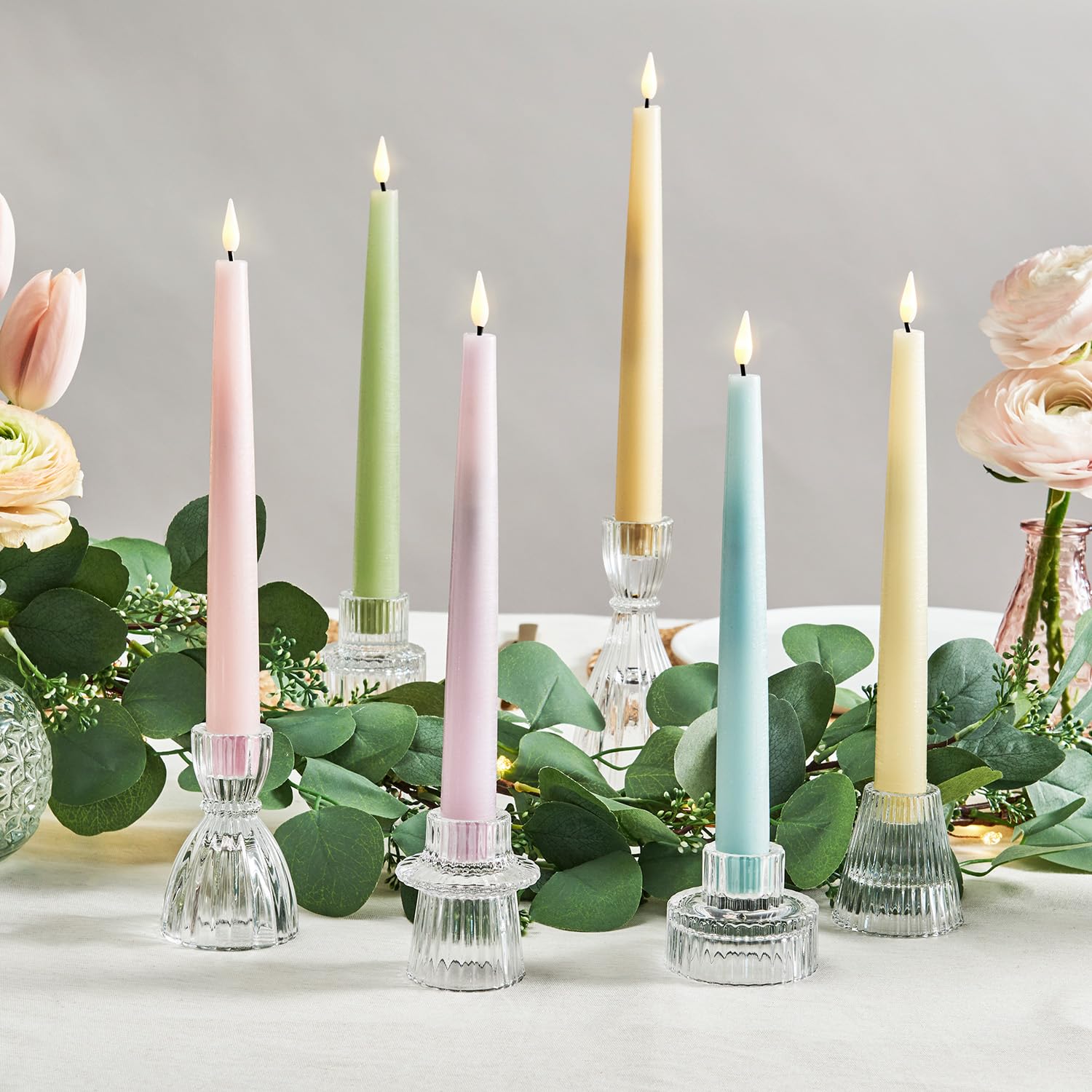 LampLust Velas cónicas sin llama, 9 pulgadas, paquete de 6, candelabros pastel multicolor con llama parpadeante LED, cera real, baterías y control remoto incluidos, velas sin llama, decoración de
