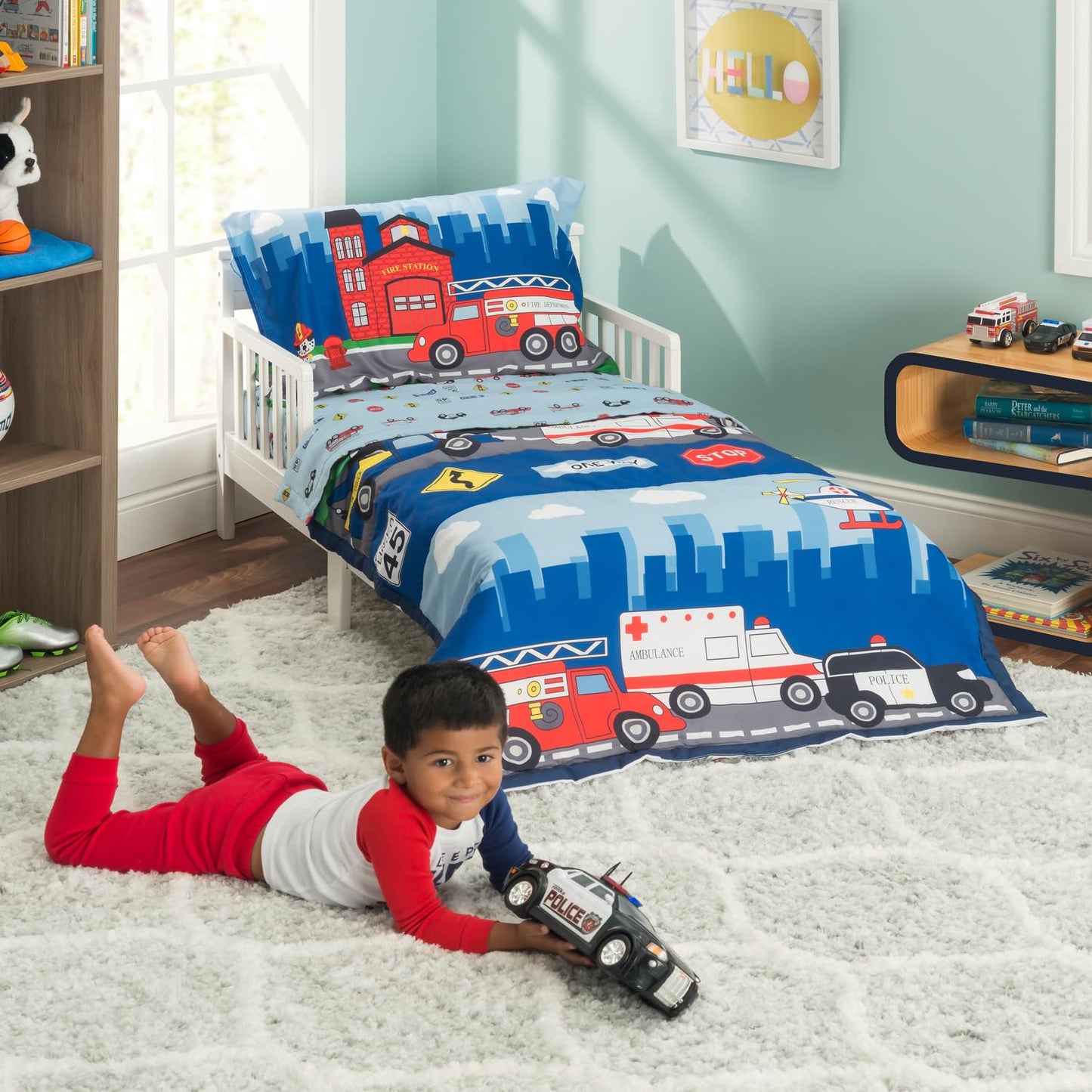 EVERYDAY KIDS - Juego de ropa de cama de 4 piezas para niños pequeños, incluye edredón, sábana encimera, sábana bajera y funda de almohada reversible