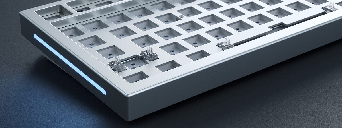 Teclado Mecánico Modular Glorious Hielo Blanco Junta de Alto Perfil Premium RGB 75% Reacondicionado
