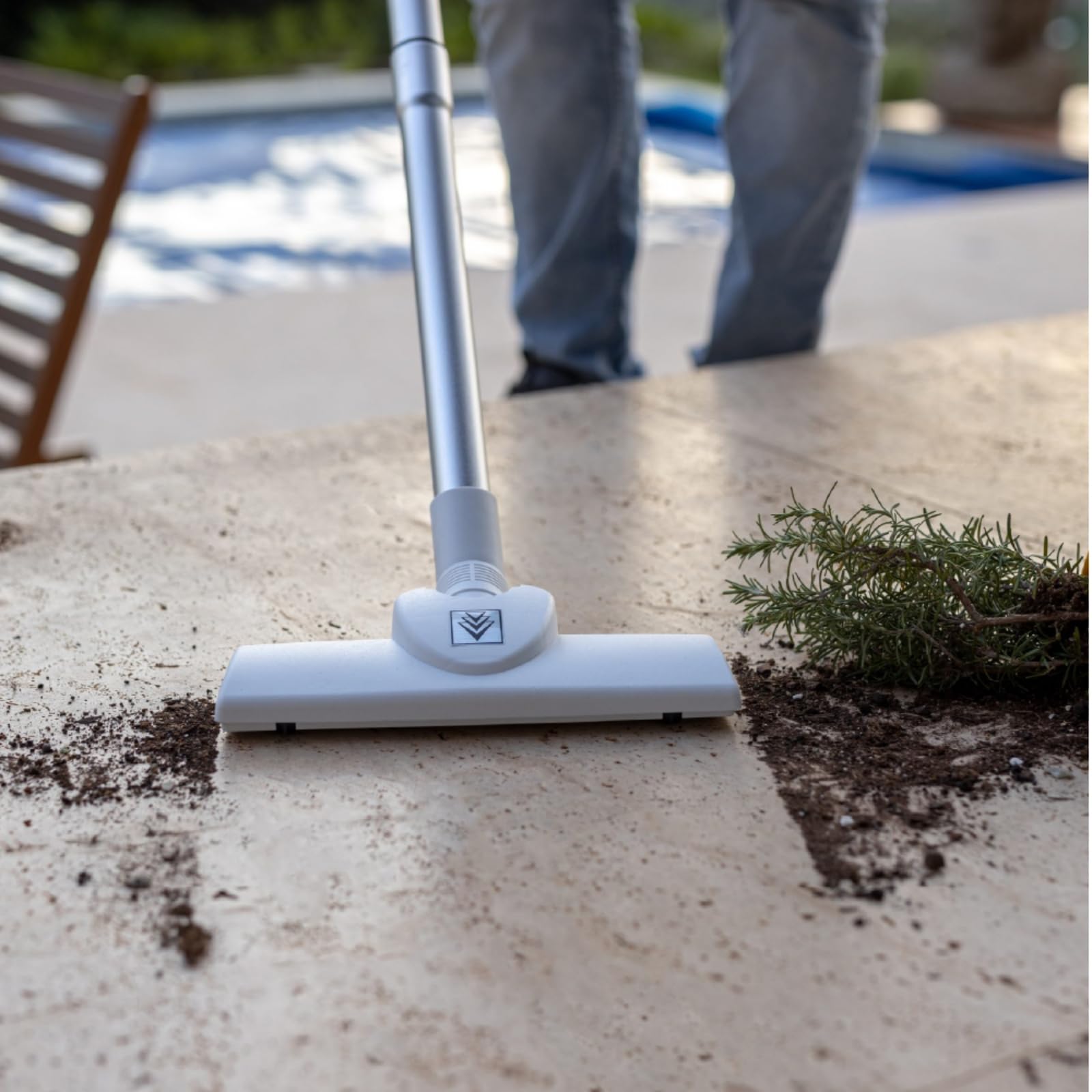 Kärcher Aspiradora Vertical 2 en 1, Tubo de Extension para Lugares de dificil Acceso, Blanco, Modelo VCL-2