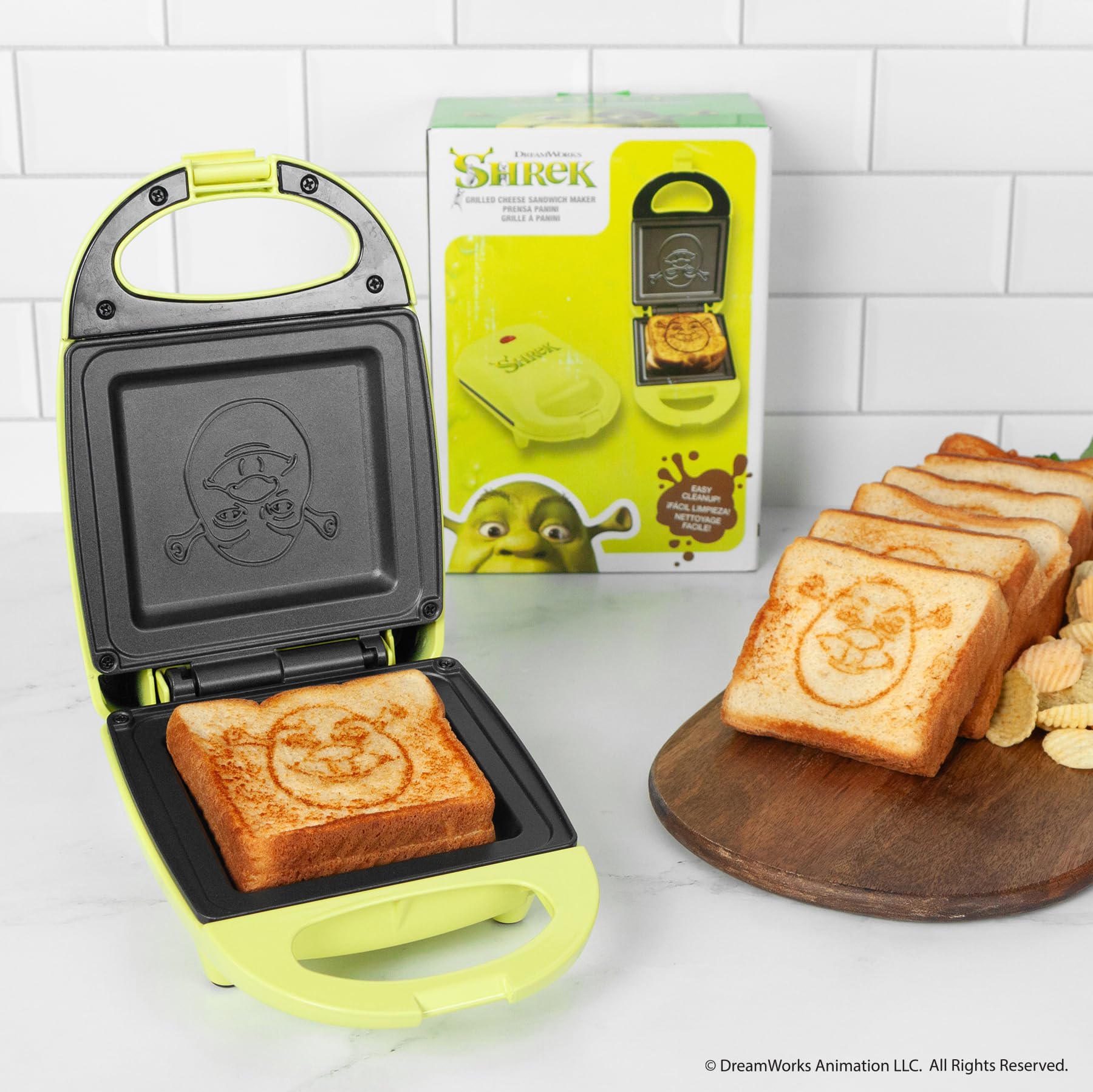 Sandwichera Uncanny Brands Shrek Pequeño Aparato de Cocina