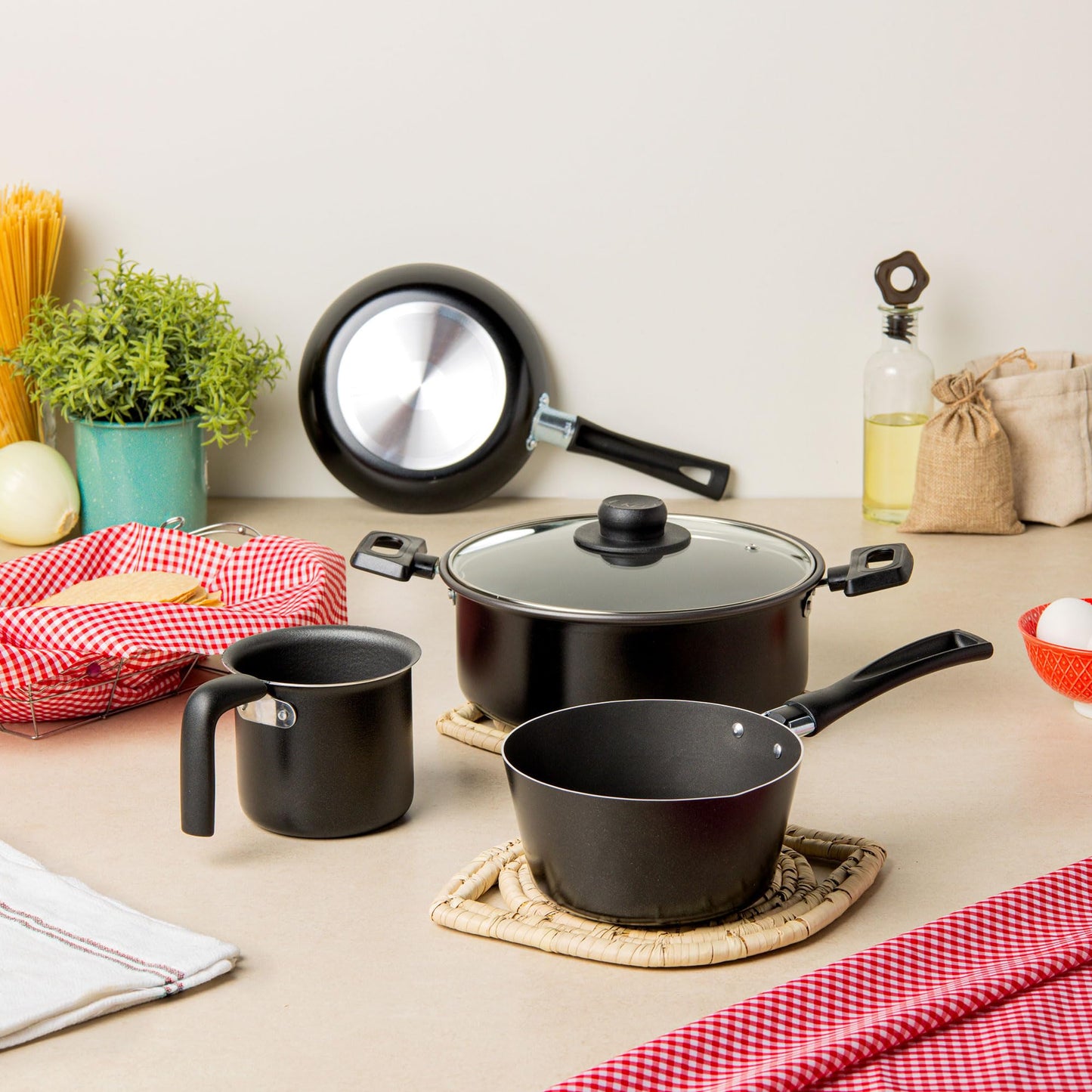 Deleite | Batería de Cocina con Antiadherente 5 Piezas de Aluminio - Color Negro