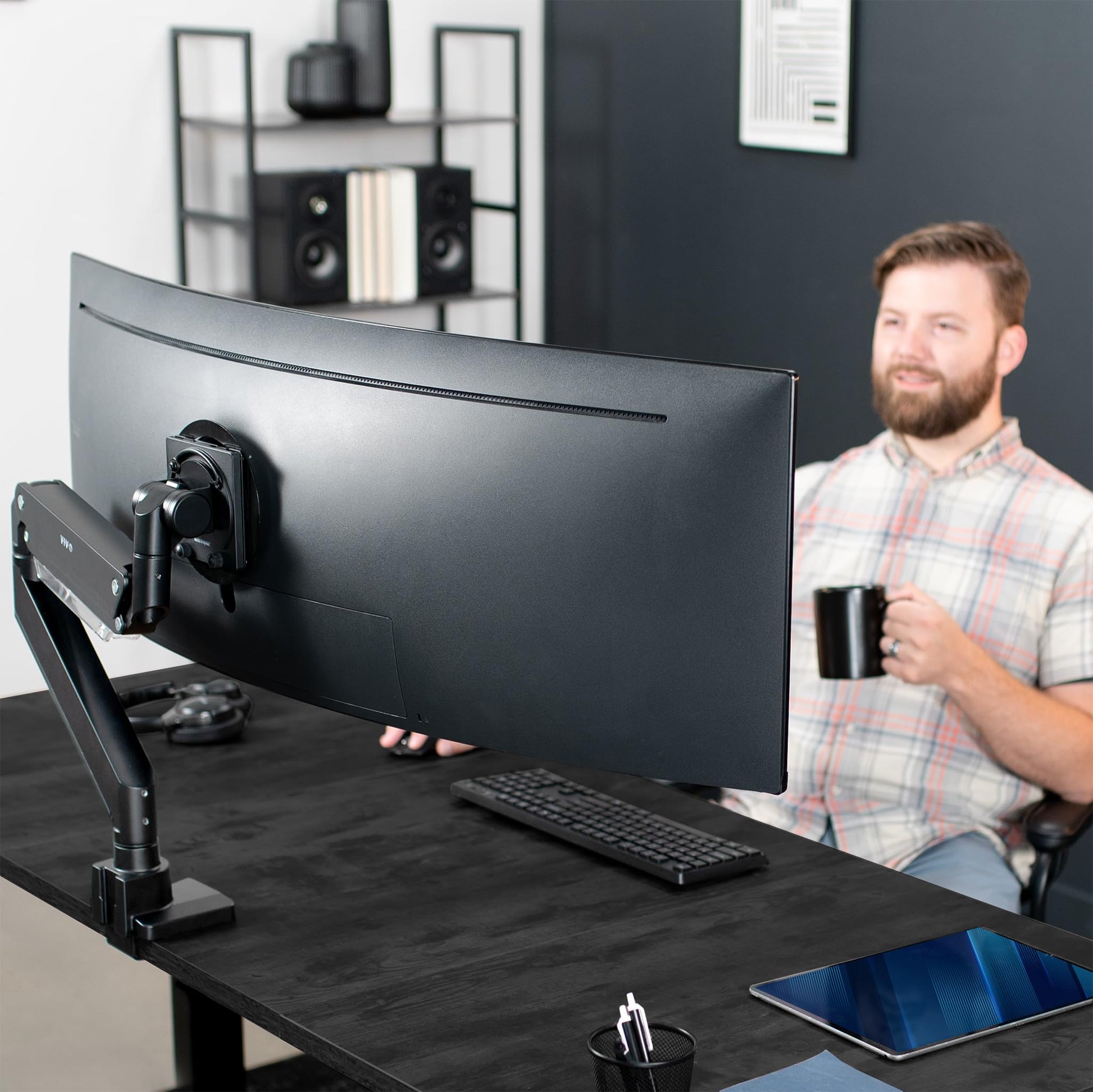 Brazo de Monitor VIVO Negro Ultra Ancho Resistente para Samsung Odyssey Ark y Neo G9 de 57 Pulgadas