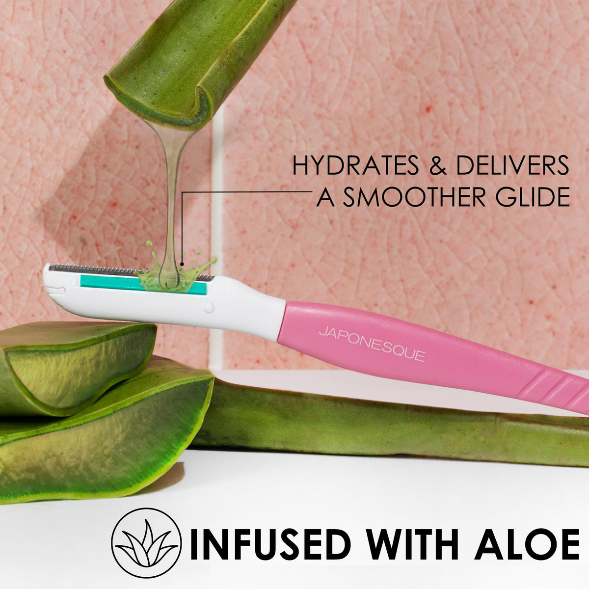 JAPONESQUE- PIEL SUAVE Y BRILLANTE AL INSTANTE: El Dermaplaner Japonesque Comfort+ combina cuchillas japonesas de ultraprecisión y una tira calmante de aloe que deja tu piel visiblemente más brillante