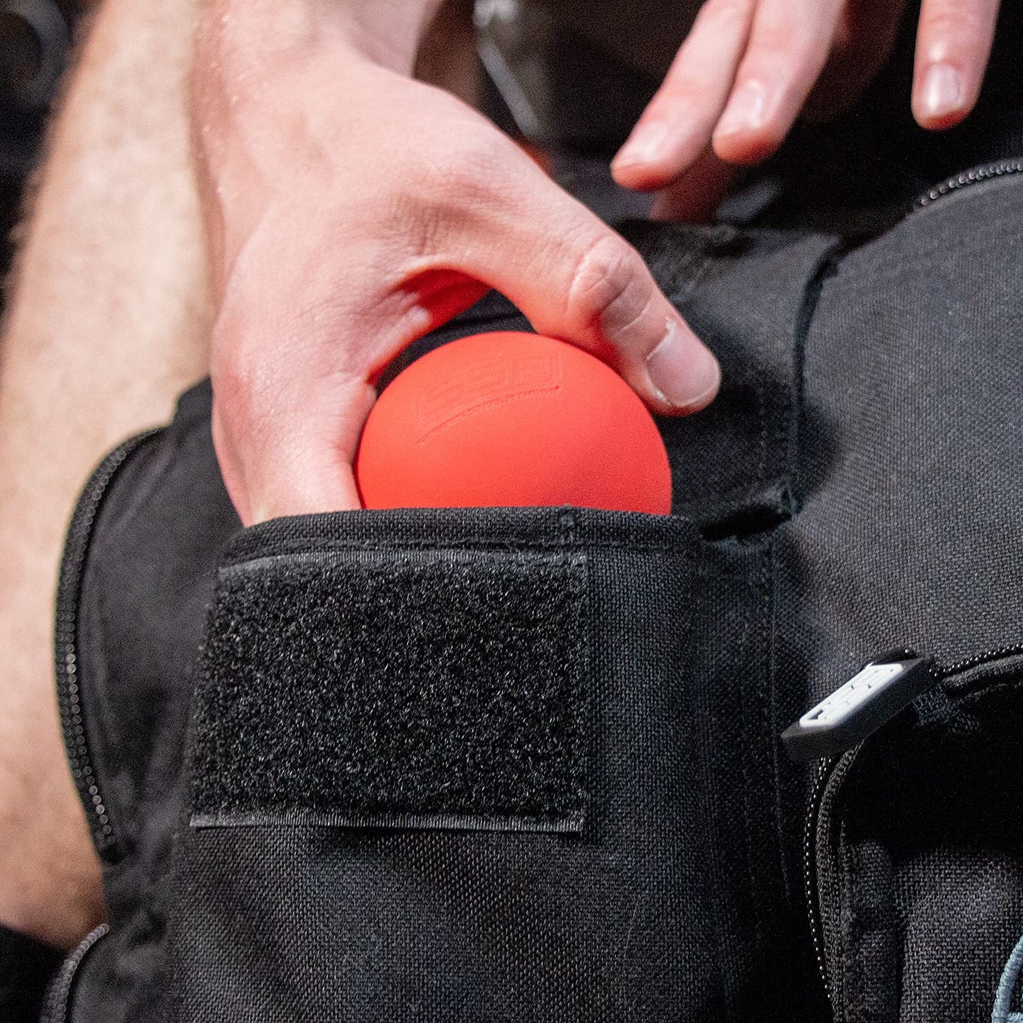 Pelota de Masaje Fitness Acero Roja para Liberación Muscular Profunda