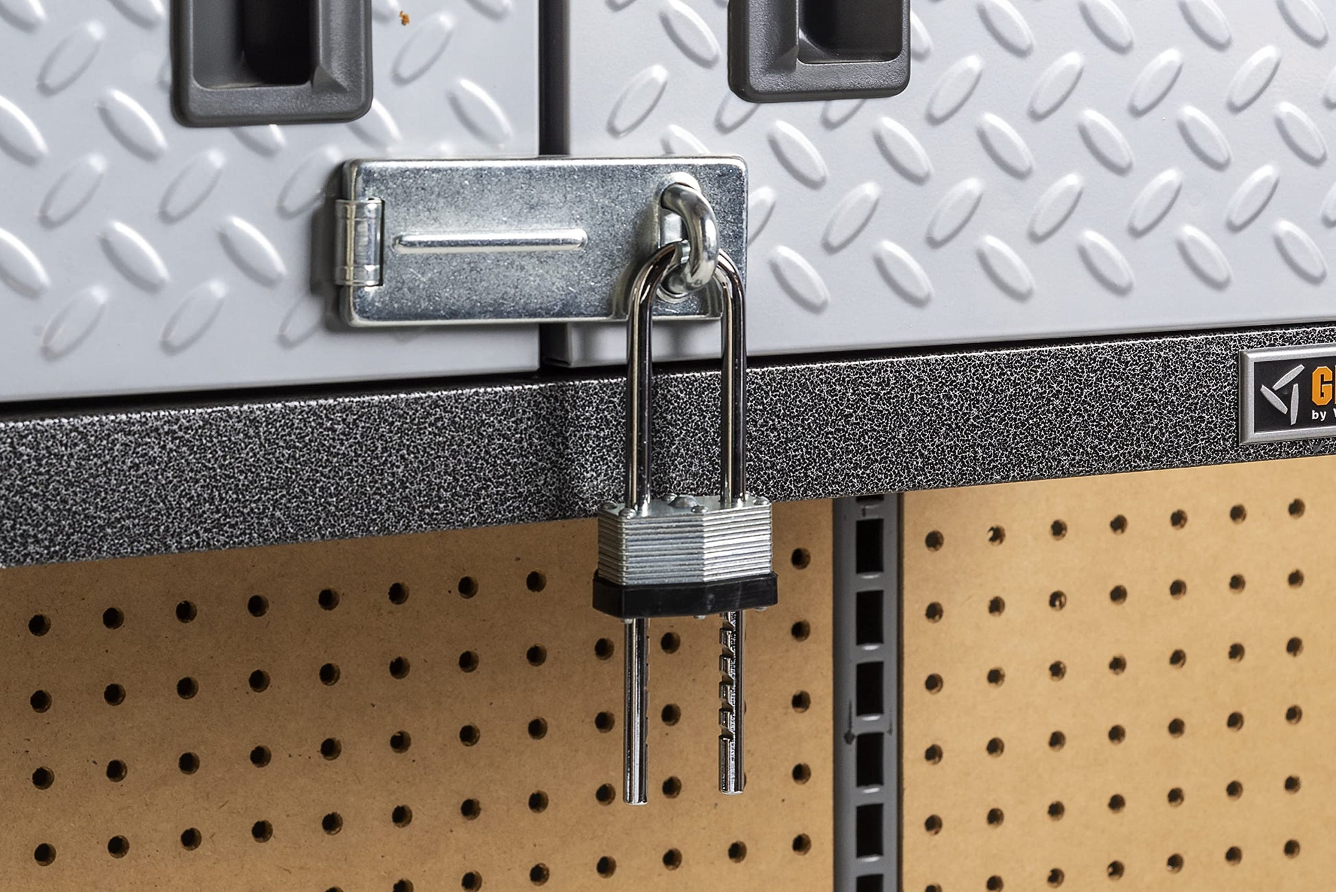 Brinks 172-44061 44mm Laminated Steel Warded Padlock with Adjustable Shackle
