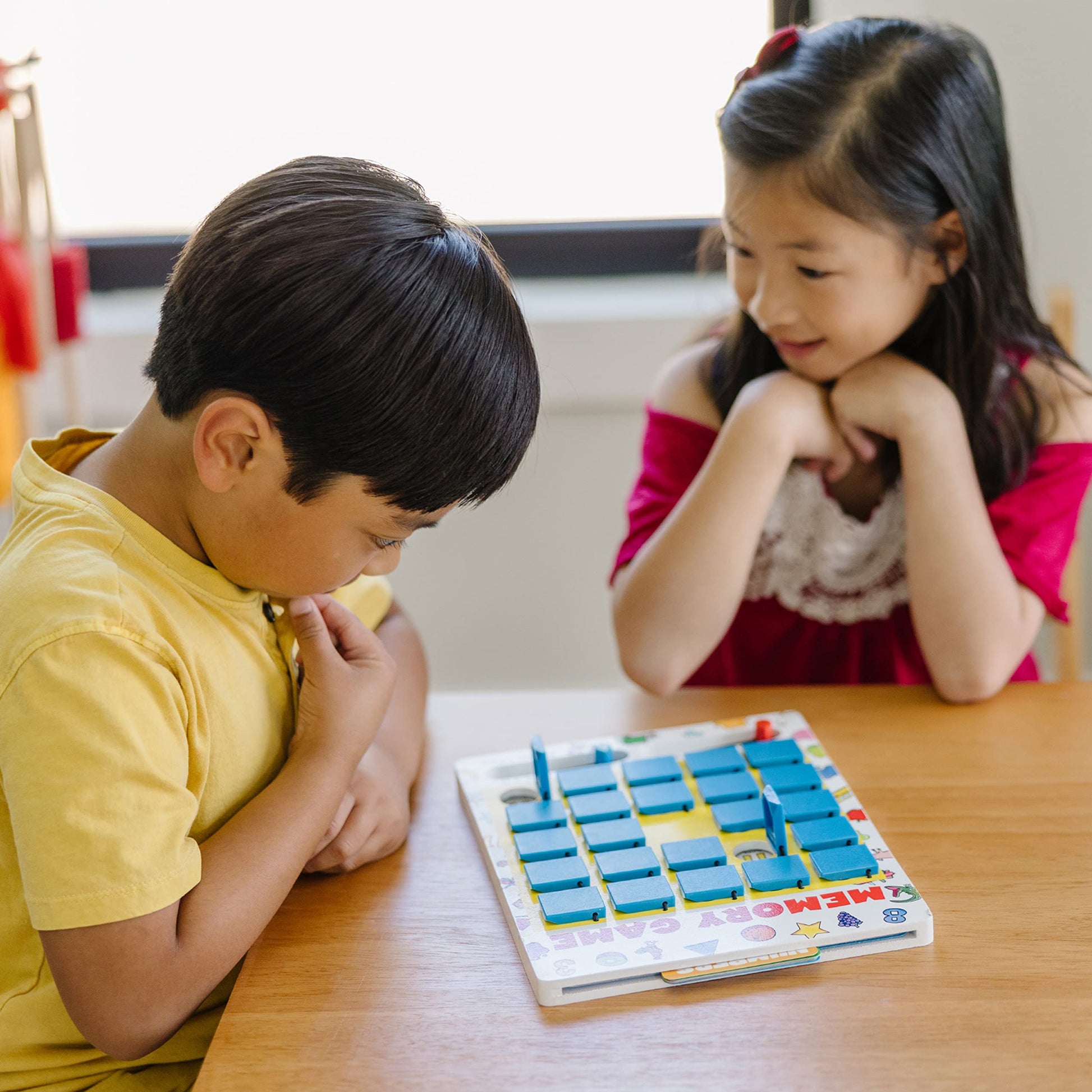 Juego de Memoria Melissa & Doug Voltea-y-Gana Juegos Para Viajes de Mesa 7 Tarjetas de Doble Cara