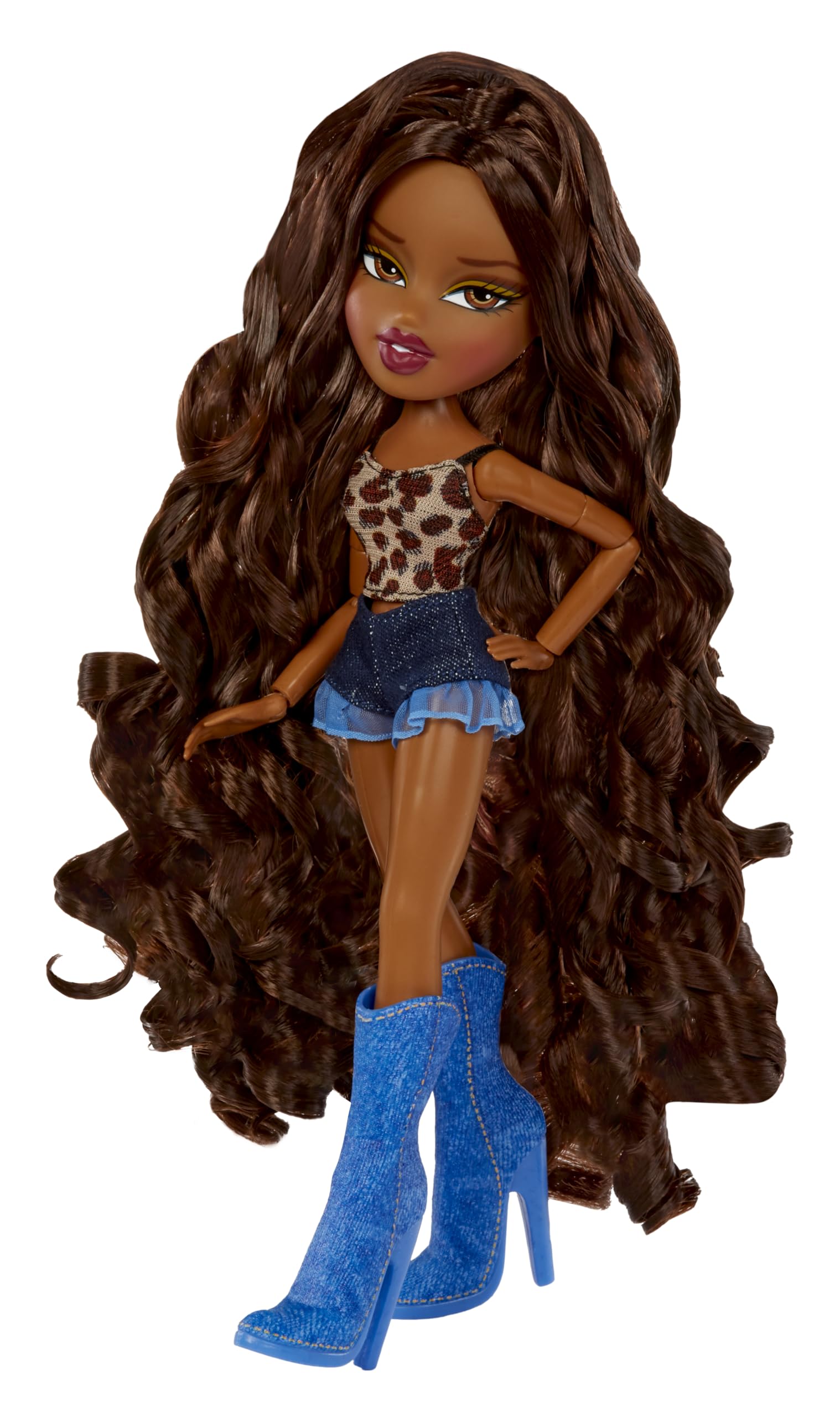 Bratz GOIN out! - Sasha - 1 Muñeca de Moda Coleccionable con Accesorios, Viene con un Conjunto, un Bolso, un Par de Gafas de Sol y un Cepillo - Juguete para Niños - para Mayores de 6 Años
