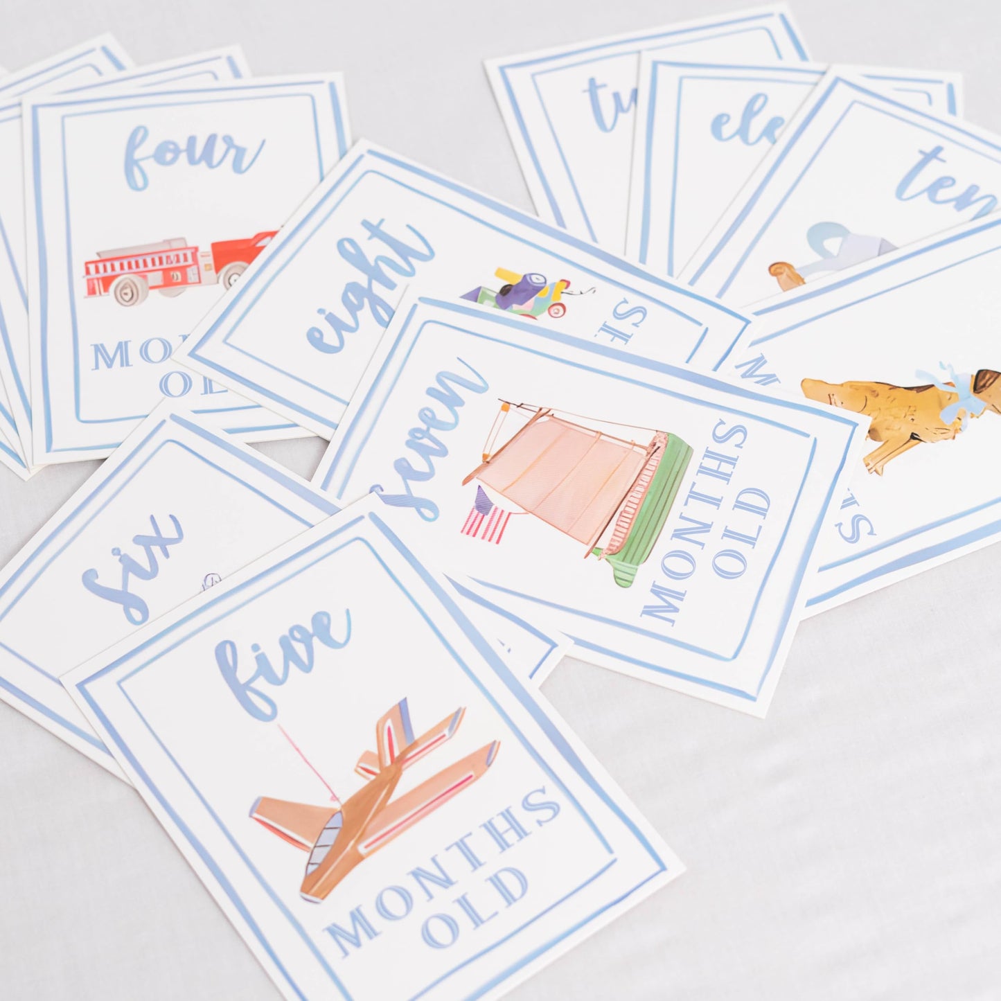 CIEQR - Juego de tarjetas de hito mensuales de acuarela, marcadores mensuales para recién nacidos hasta 12 meses, accesorio para fotos, baby shower (azul)