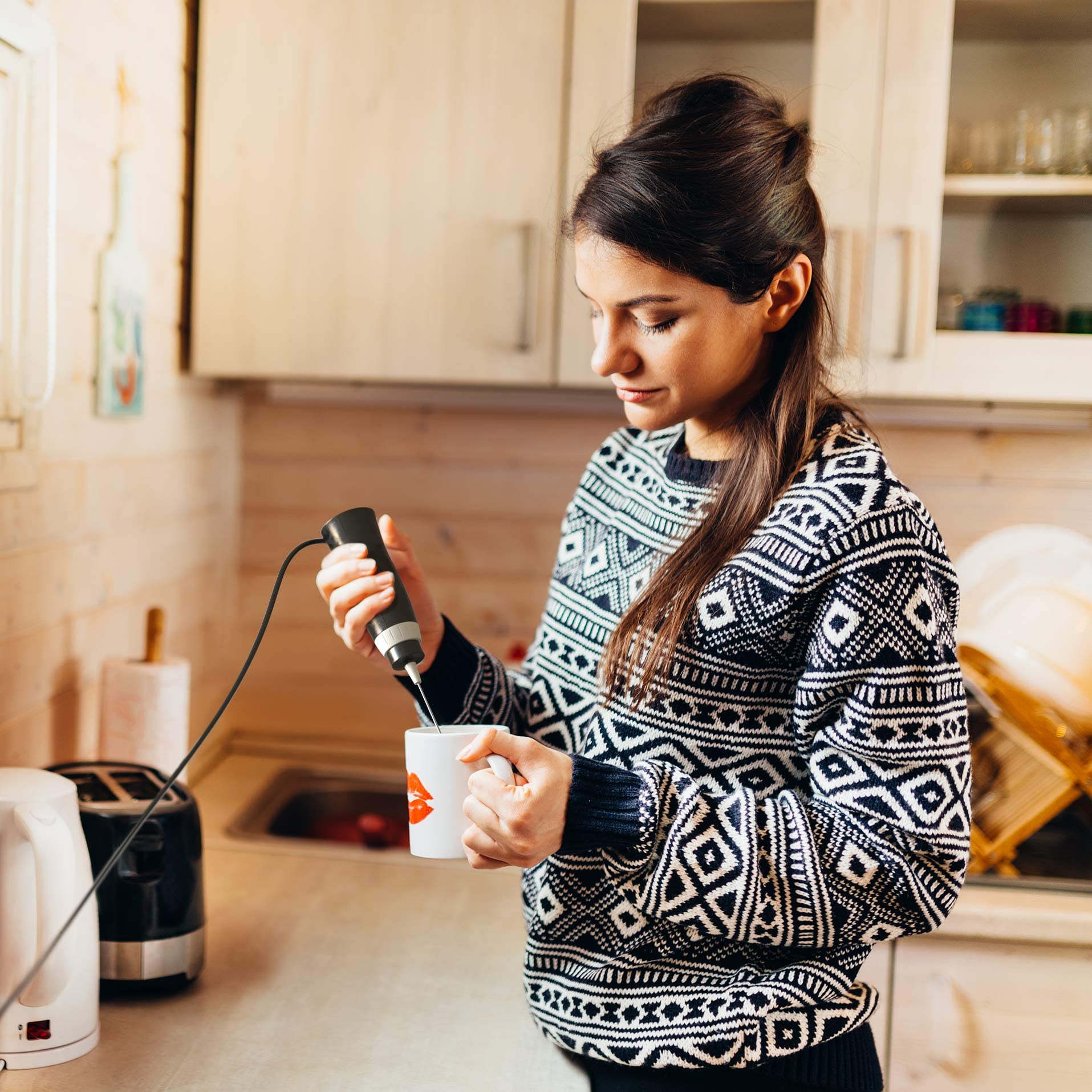 Espumador de Leche Eléctrico K-Brands con Cable Mezclador Potente para Café y Capuchino