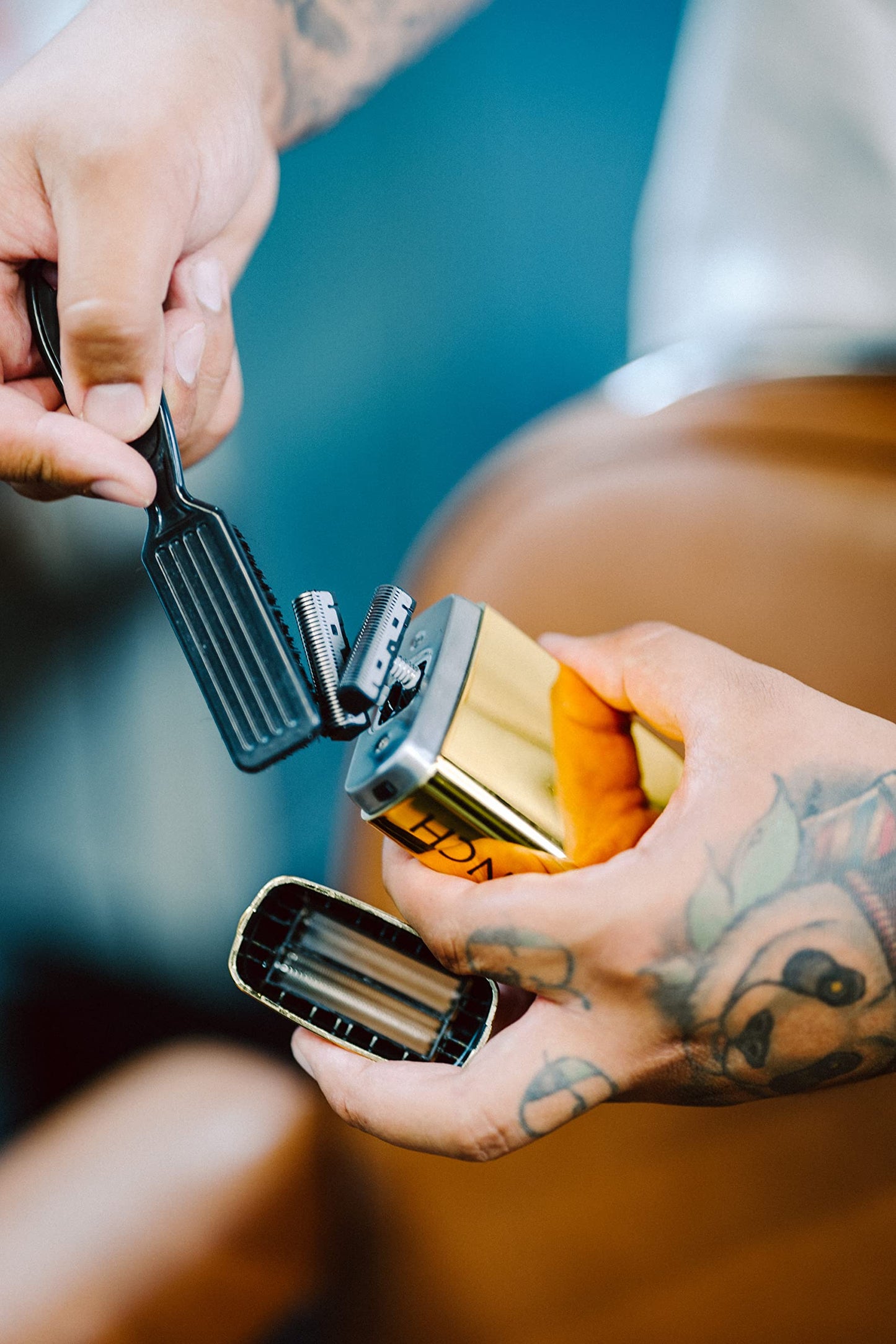 SUPREME TRIMMER STF602 Pro - Afeitadora eléctrica para hombre, afeitadora húmeda/seca para barbero dorado, crujiente