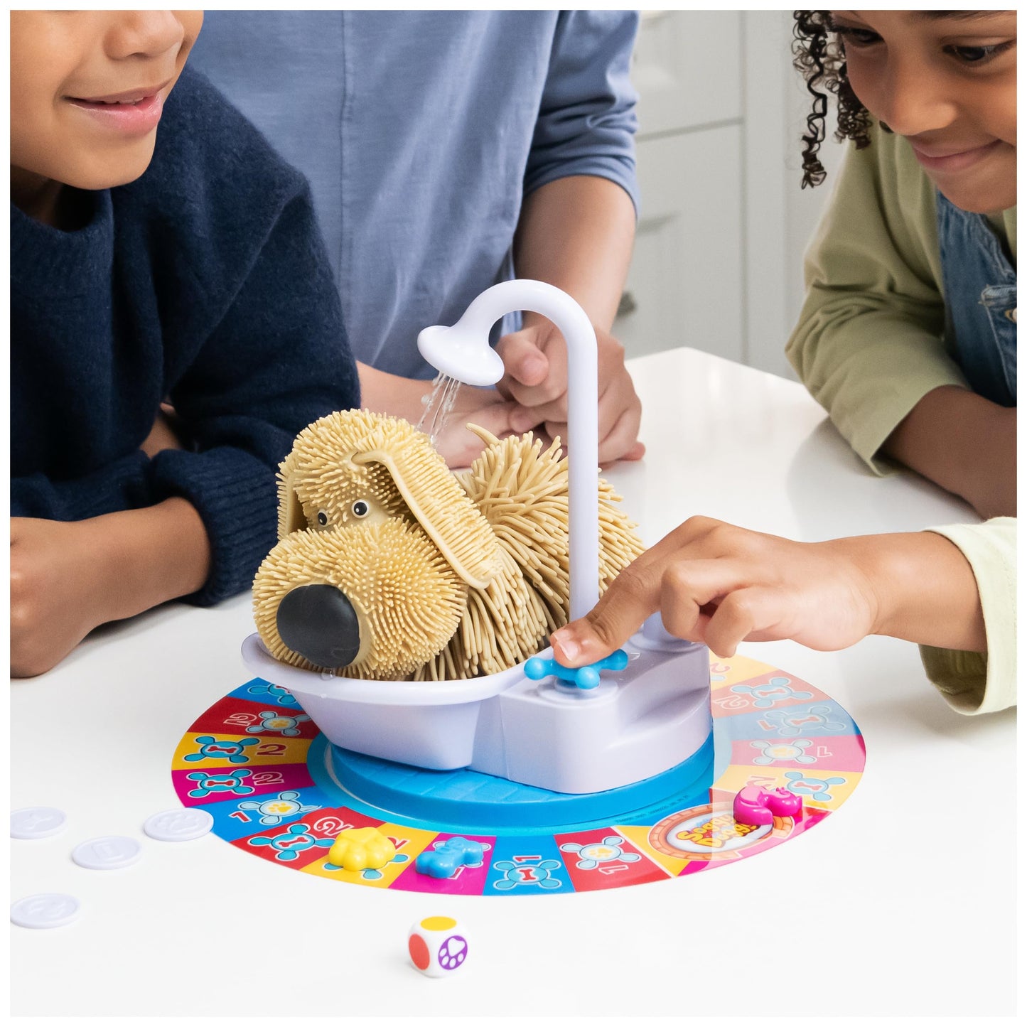 Baña a Doggy, El galardonado juego para niños de bañar, sacudir y duchar al perrito, Juego de mesa para niños para noches de juegos en familia, Juegos y juguetes para niños a partir de 4 años