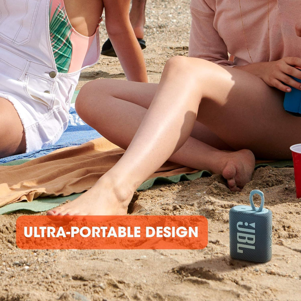 Altavoz Portátil JBL Blanco Resistente al Agua y al Polvo con Bluetooth y Batería Integrada